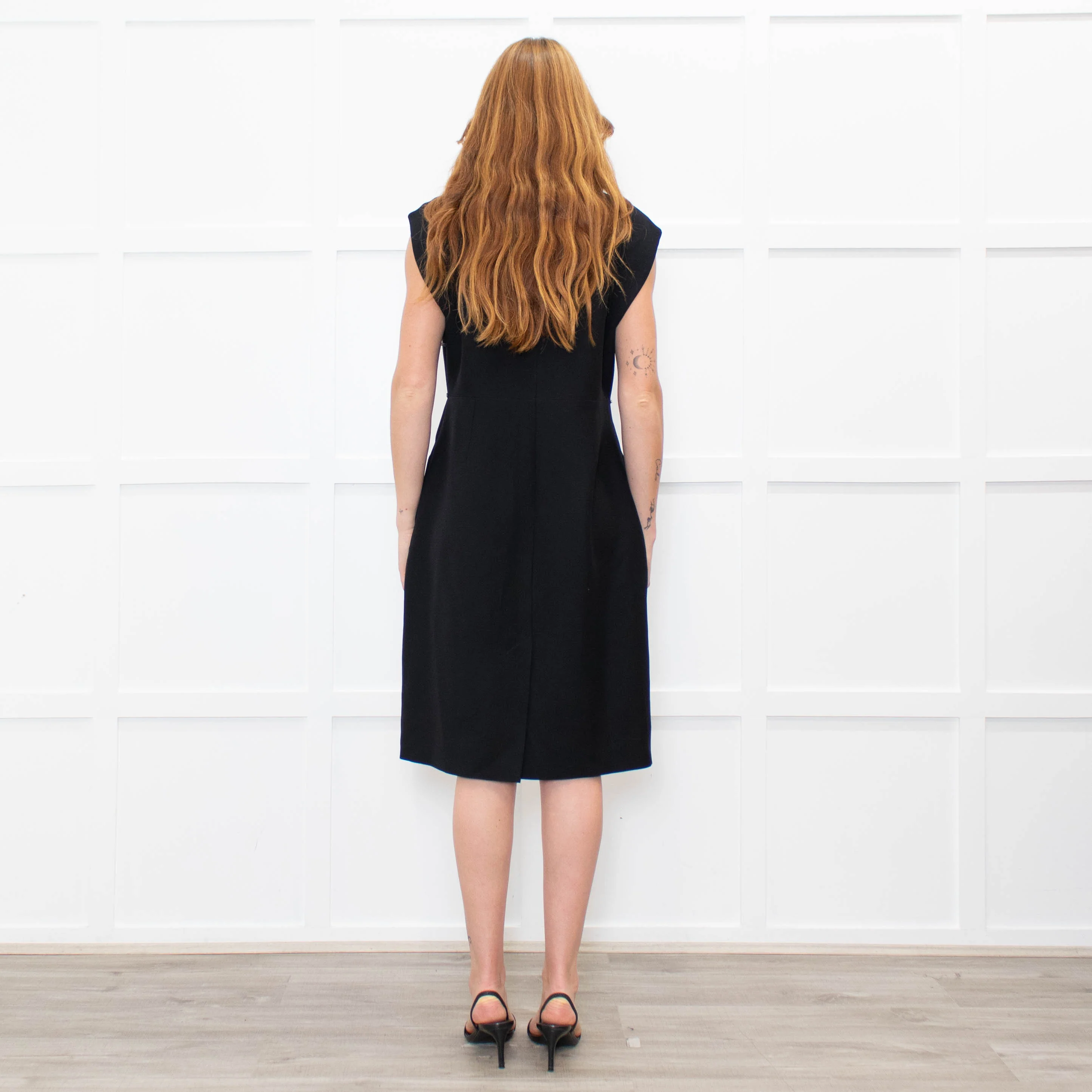 Gucci Black Sleeveless Patent Leather G Trim Dress - Image 5