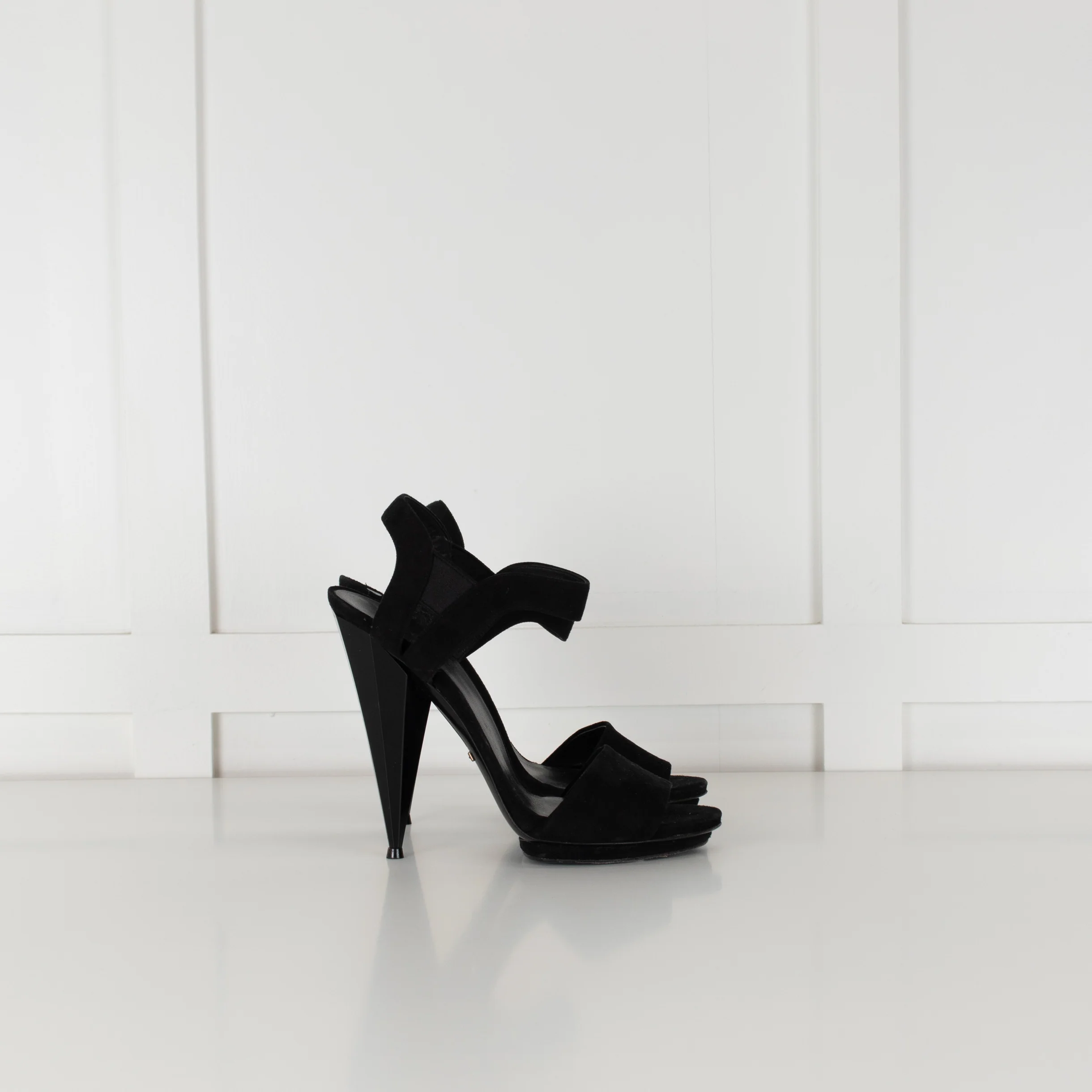 Gucci Black Suede Platform Shoes with Faceted Heels - Image 3