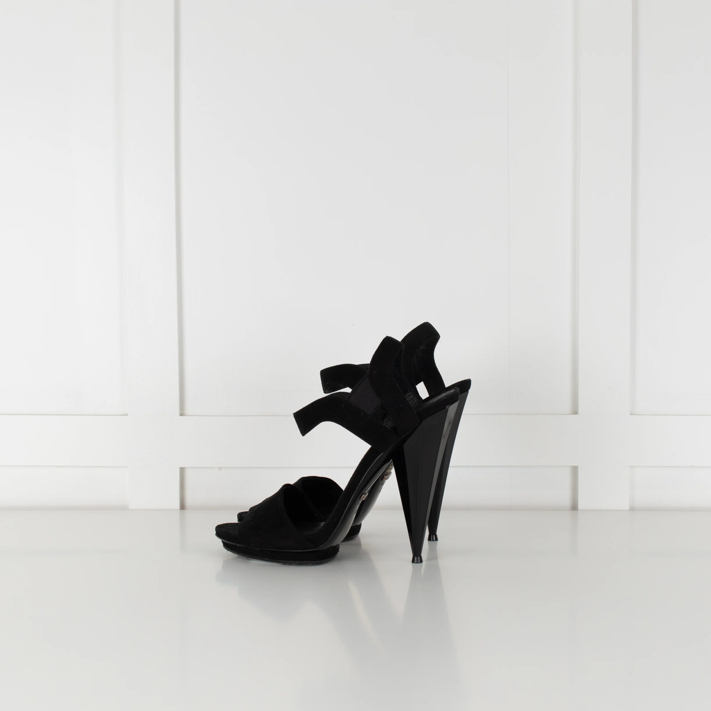 Gucci Black Suede Platform Shoes with Faceted Heels - Image 5