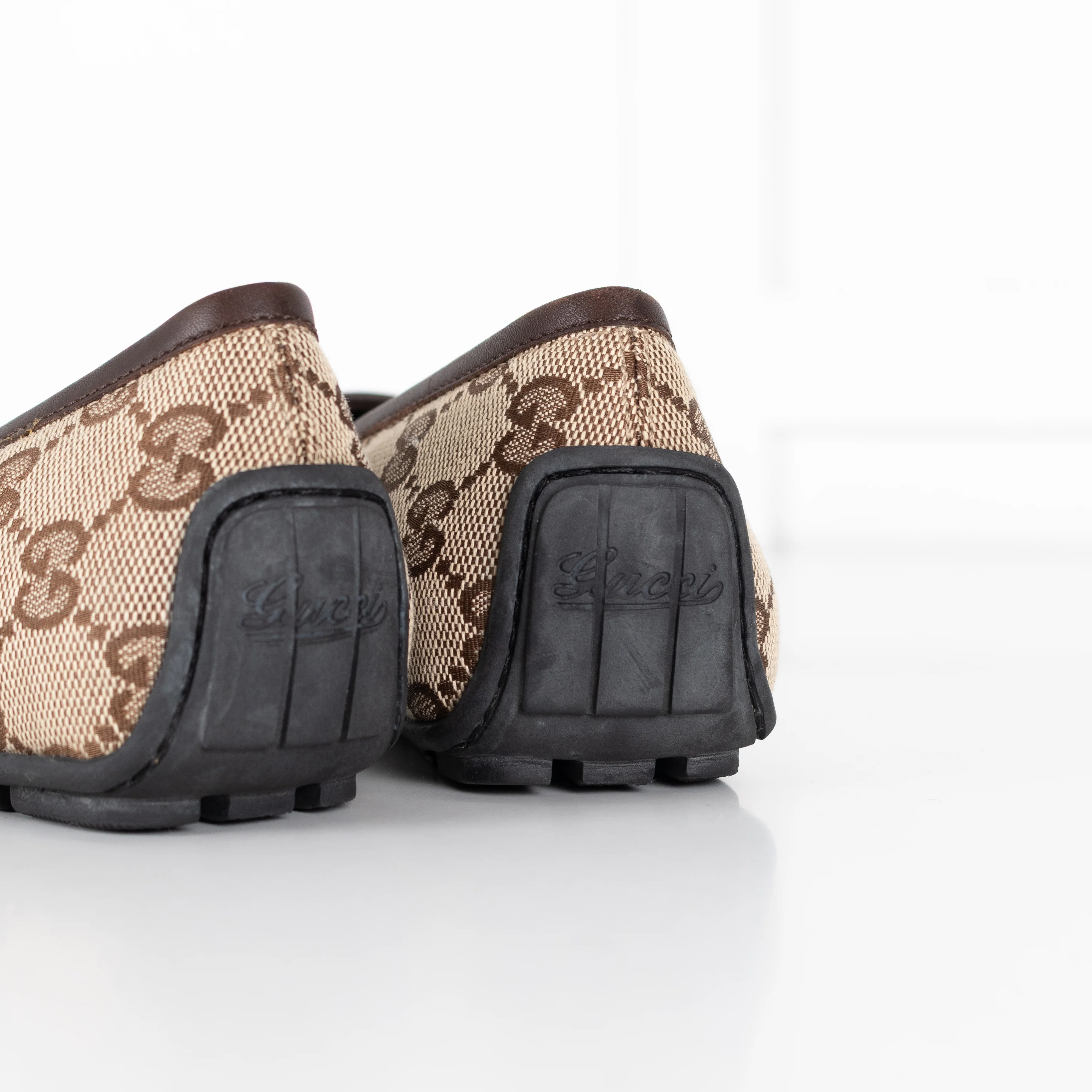 Gucci Brown Logo Canvas Pumps - Image 10