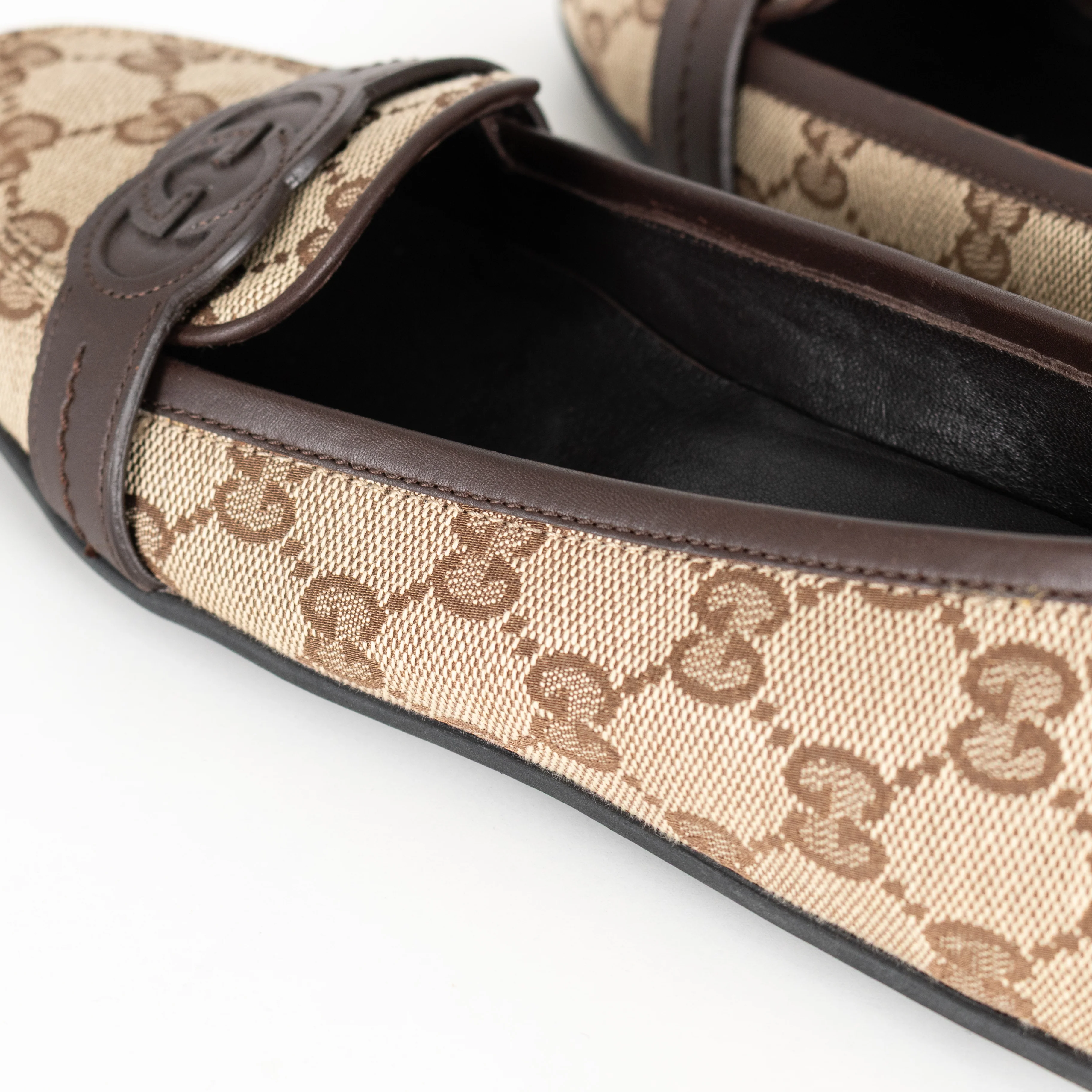 Gucci Brown Logo Canvas Pumps - Image 11