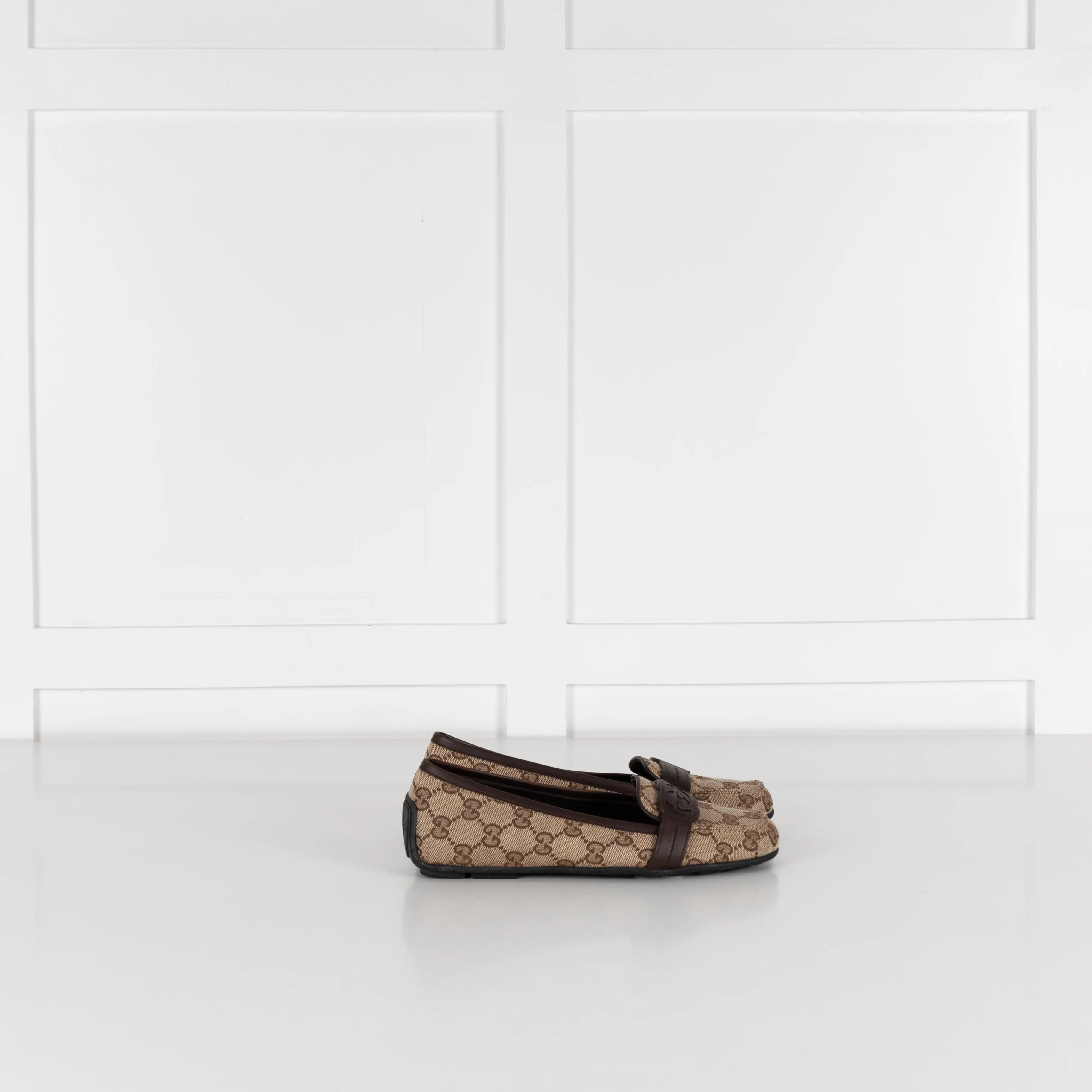Gucci Brown Logo Canvas Pumps - Image 5