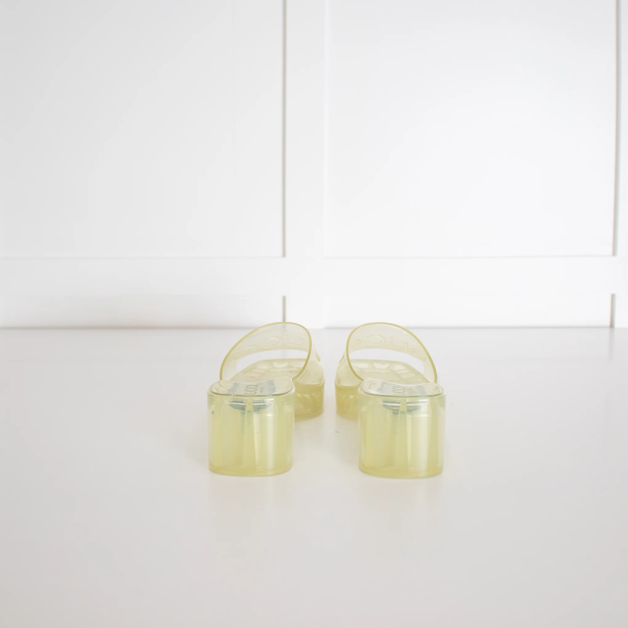Gucci Cream Clear Logo Rubber Slides - Image 5
