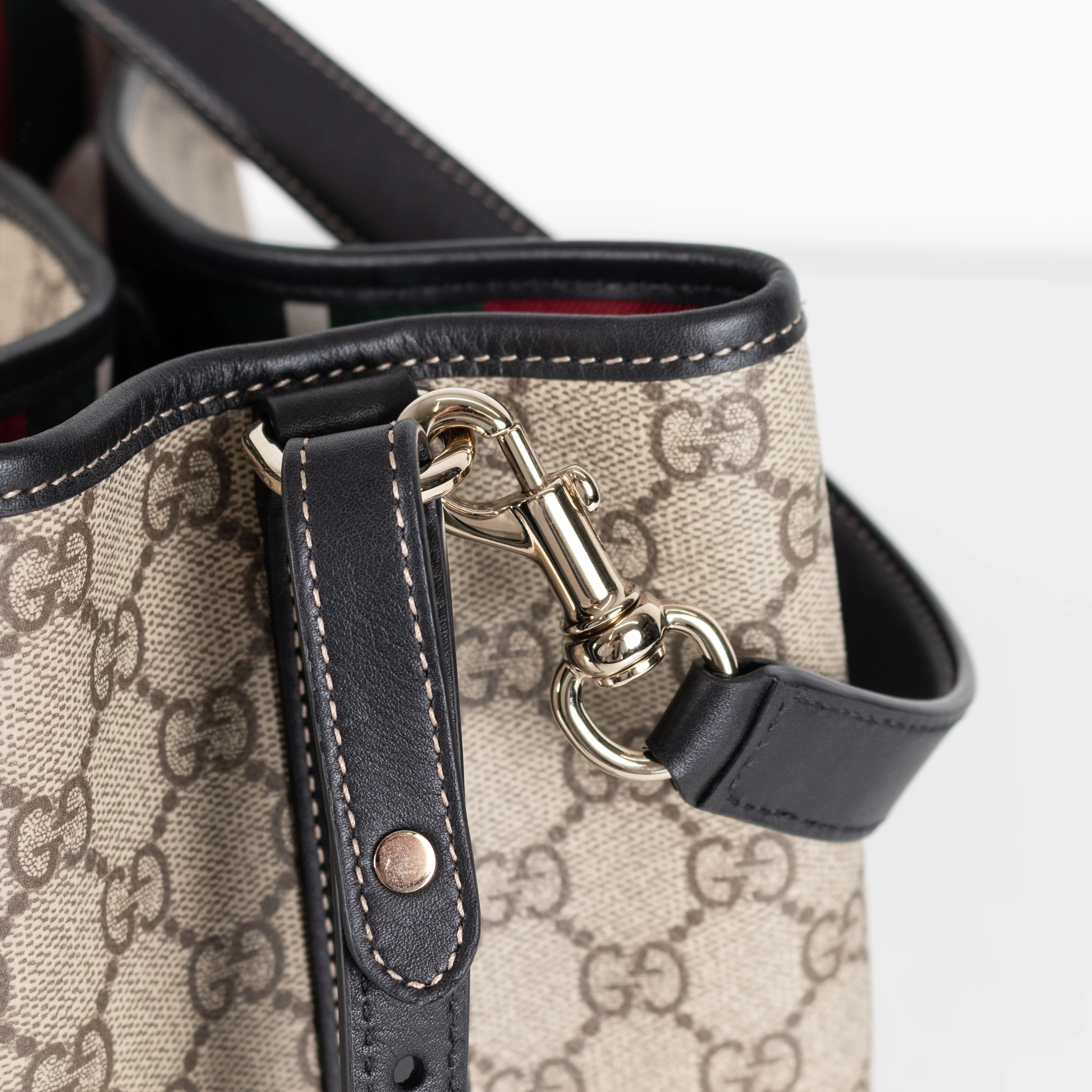Gucci GG Medium Emblem Bucket Bag - Image 15