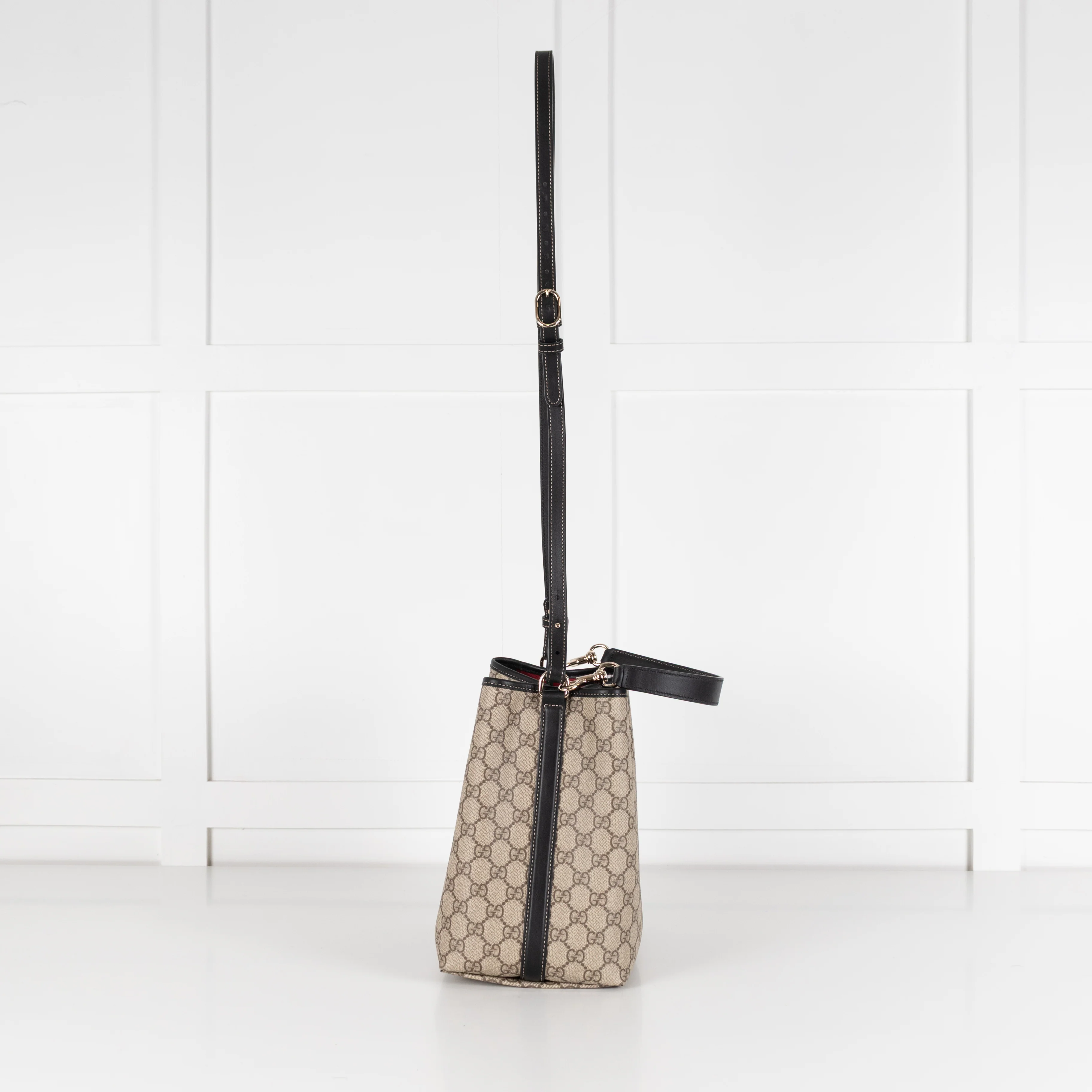 Gucci GG Medium Emblem Bucket Bag - Image 5