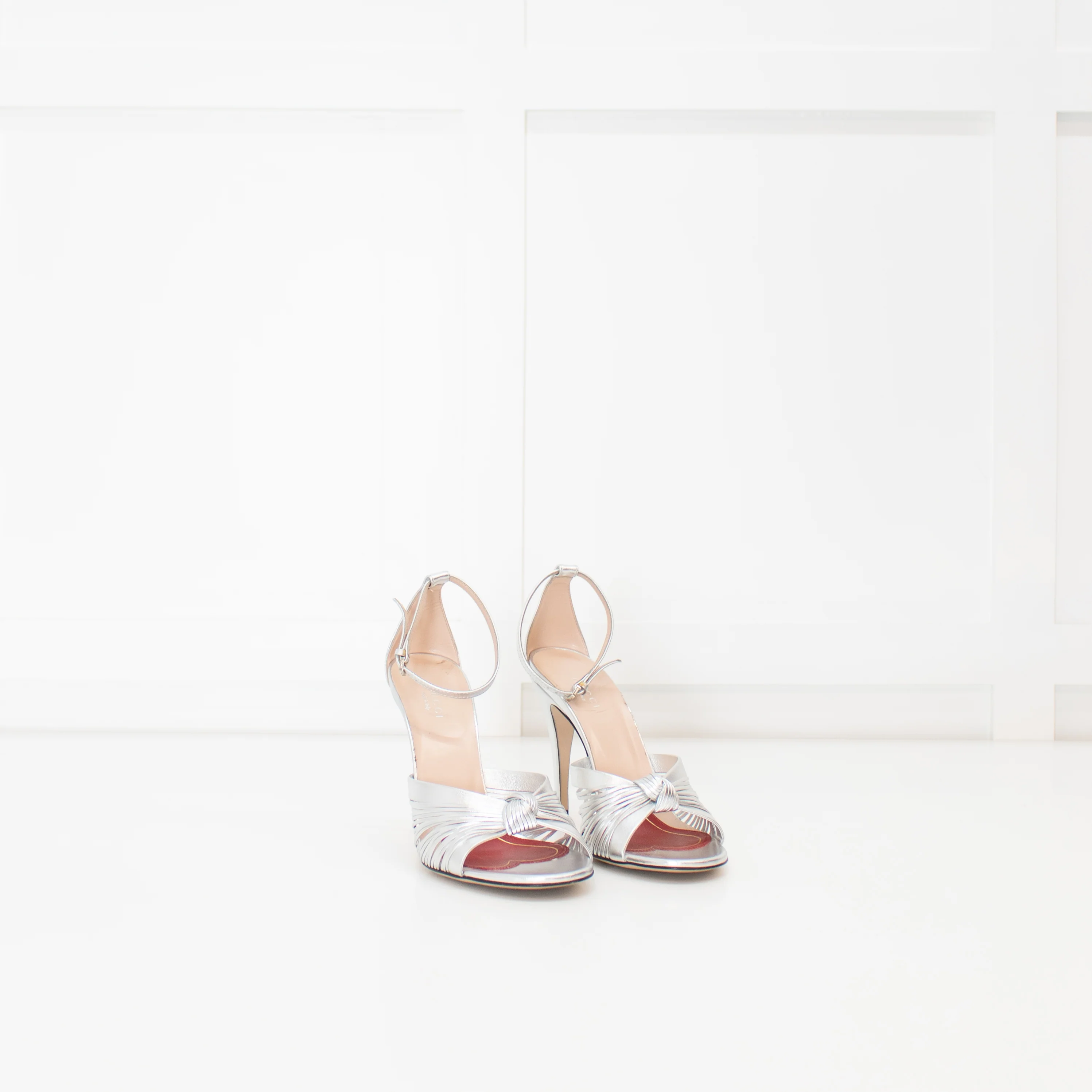 Gucci Silver Knotted Heels with Ankle Strap - Image 6