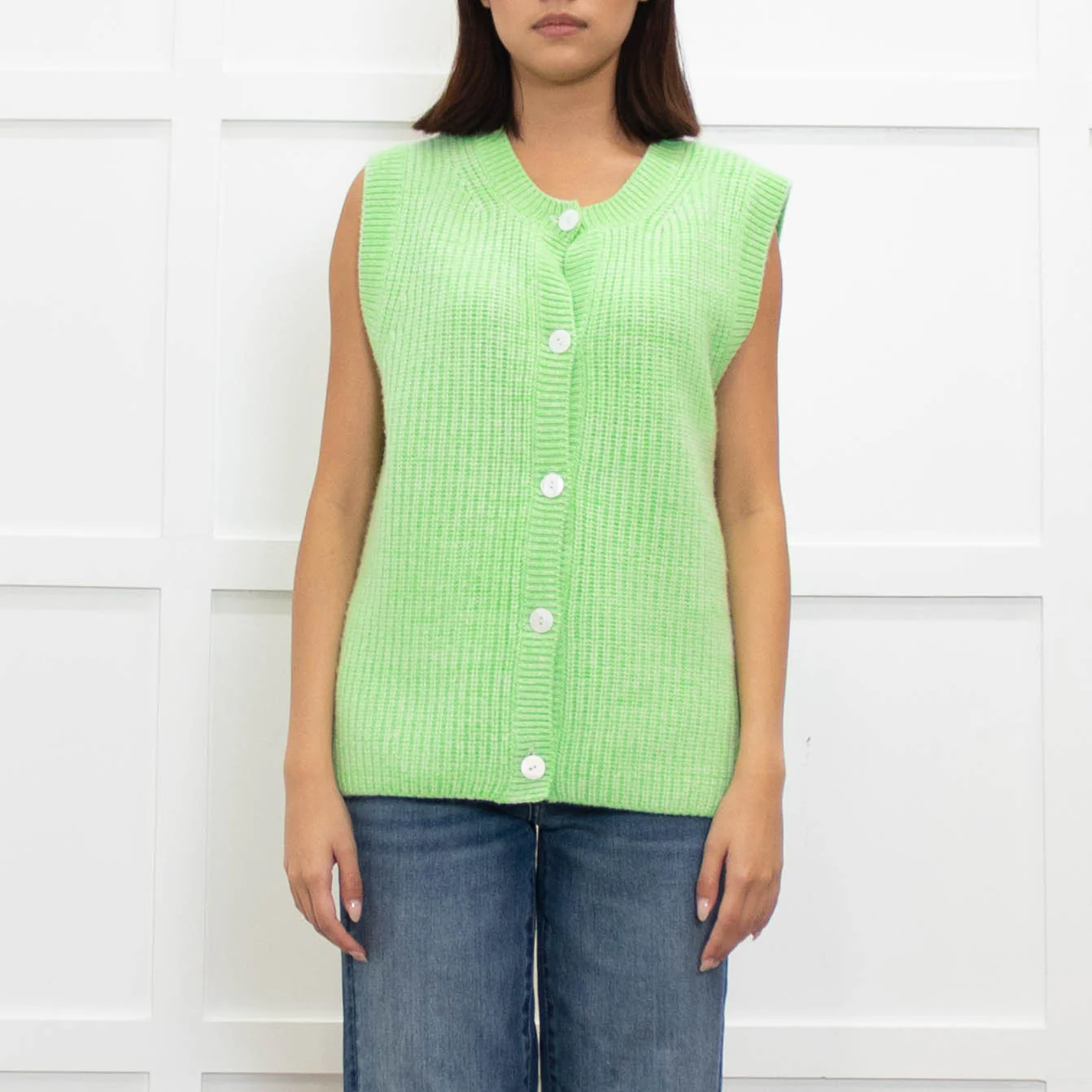 Gussy and Lou Green and White Fleck Ribbed Sleeveless Cardigan - Image 2