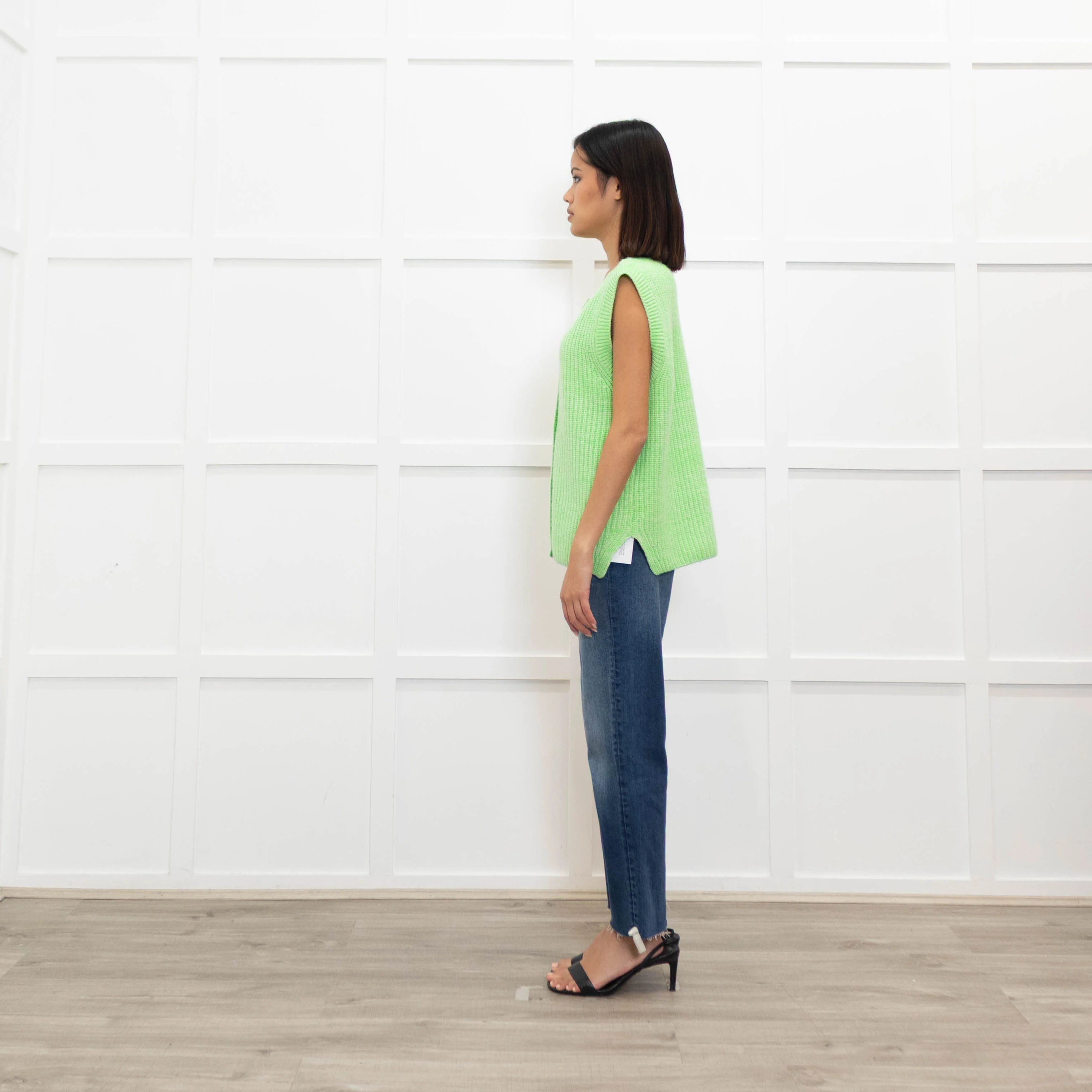 Gussy and Lou Green and White Fleck Ribbed Sleeveless Cardigan - Image 6