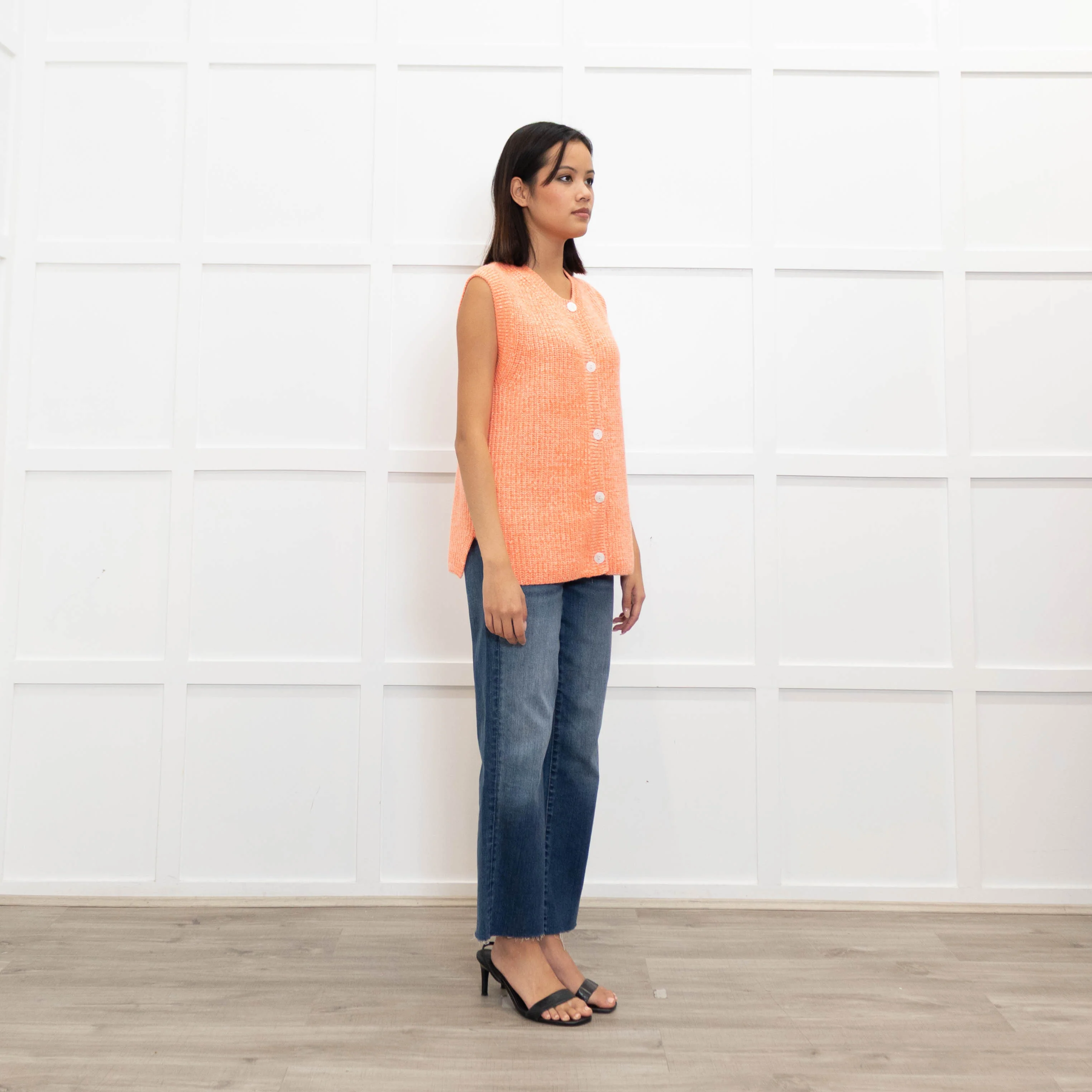 Gussy And Lou Orange and White Fleck Ribbed Sleeveless Cardigan - Image 3