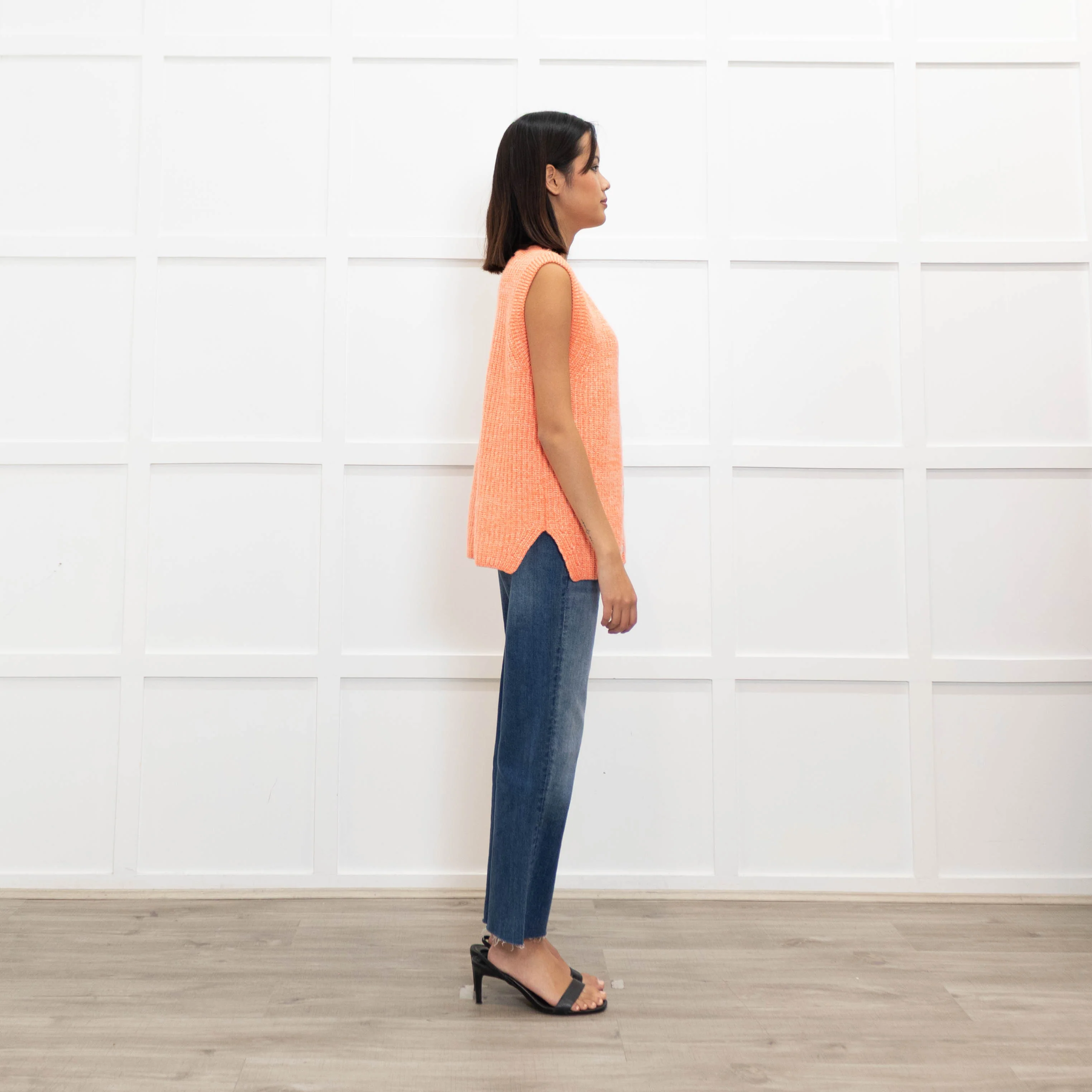Gussy And Lou Orange and White Fleck Ribbed Sleeveless Cardigan - Image 4