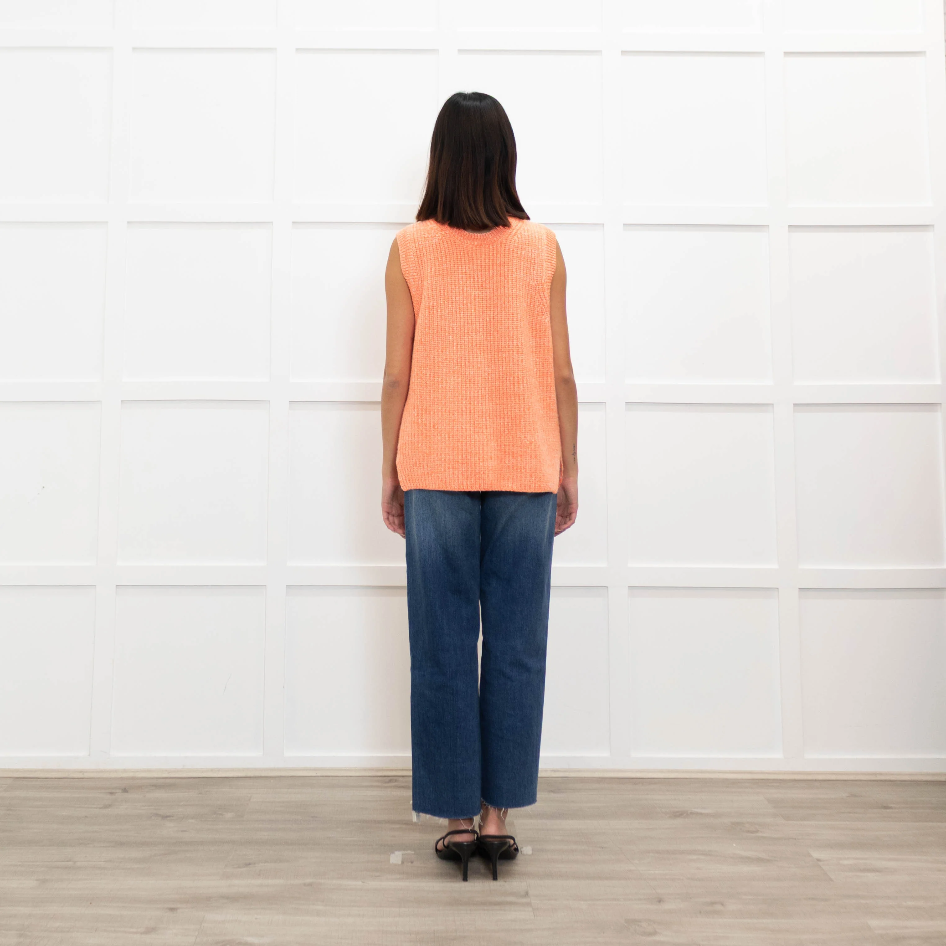 Gussy And Lou Orange and White Fleck Ribbed Sleeveless Cardigan - Image 5