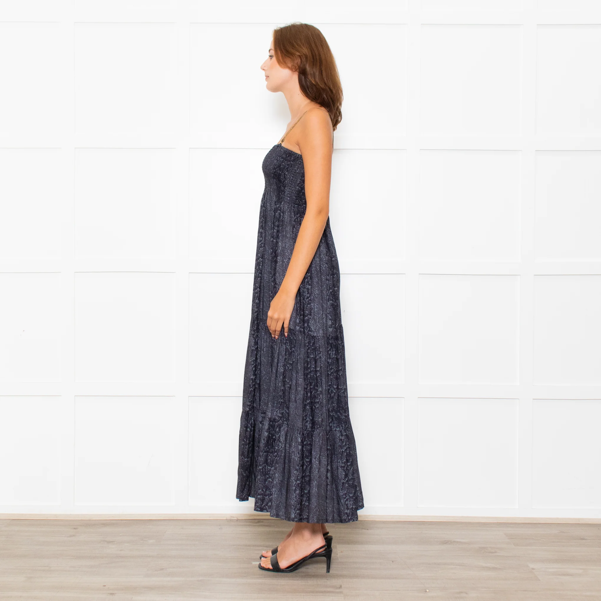 Hansine Grey Snake Skin Print Sleeveless Dress - Image 4