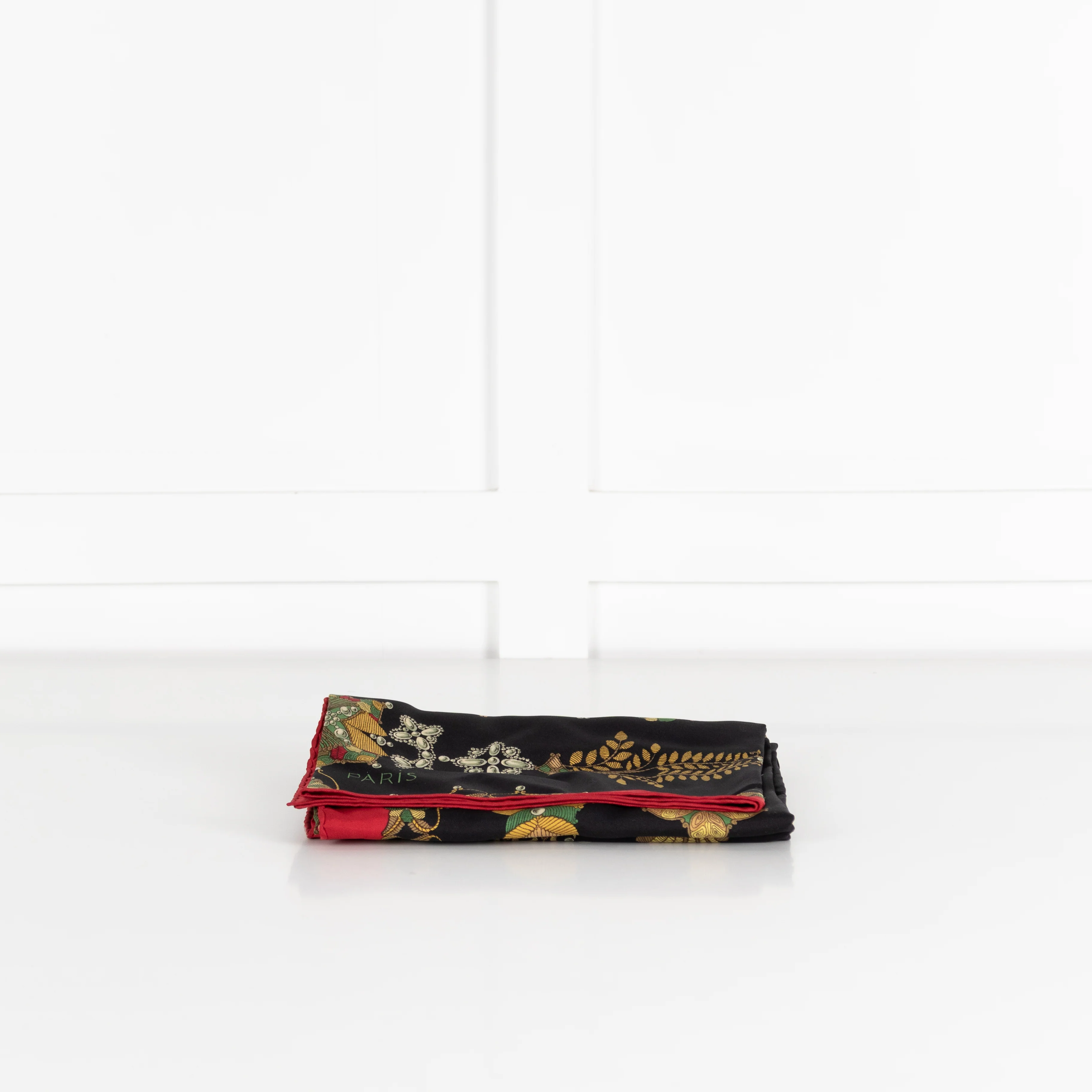 Hermes Black Red Scheherazade Silk Scarf - Image 4