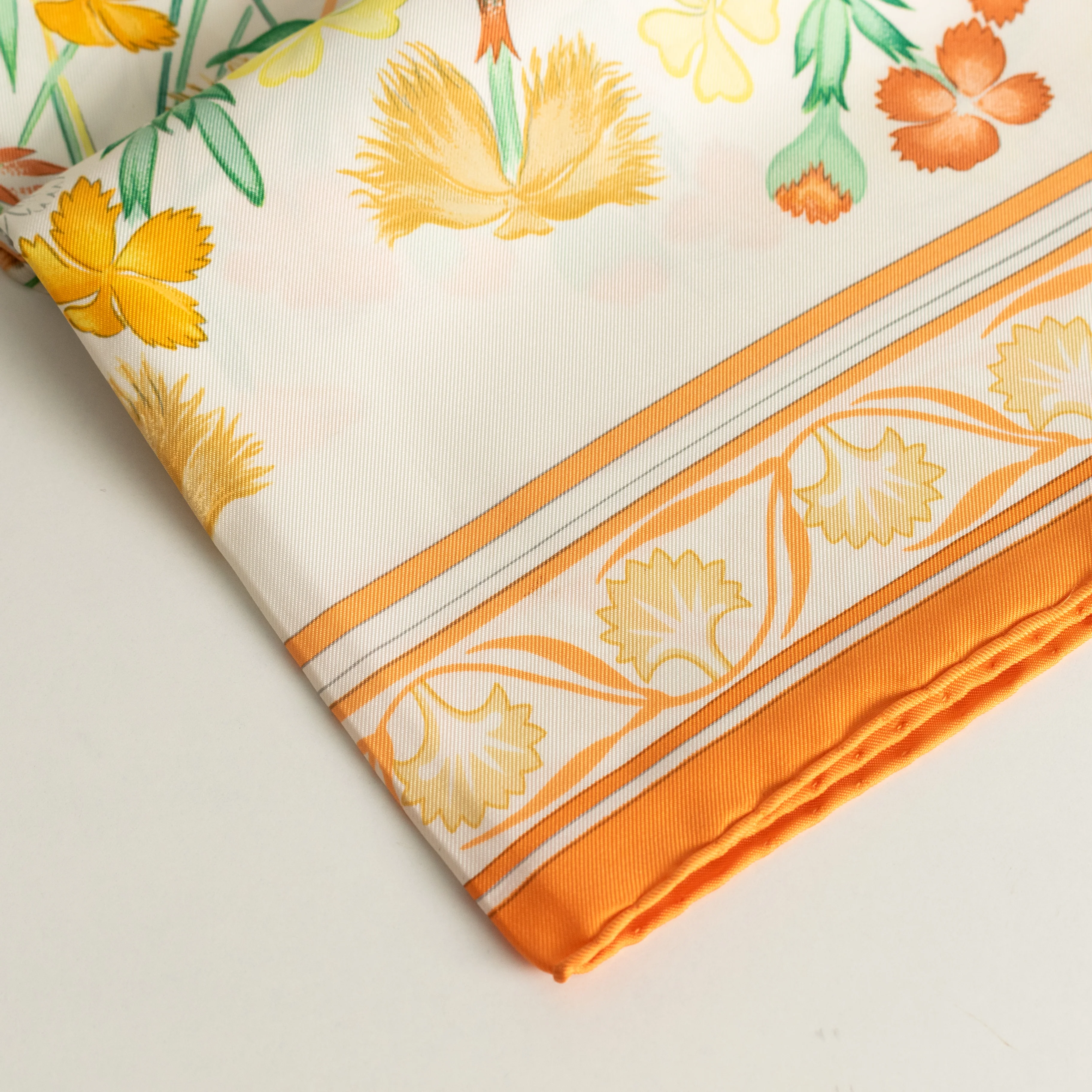 Hermes Cream Orange Oeillets Sauvages Et Autres Caryophyllees Silk Scarf - Image 11