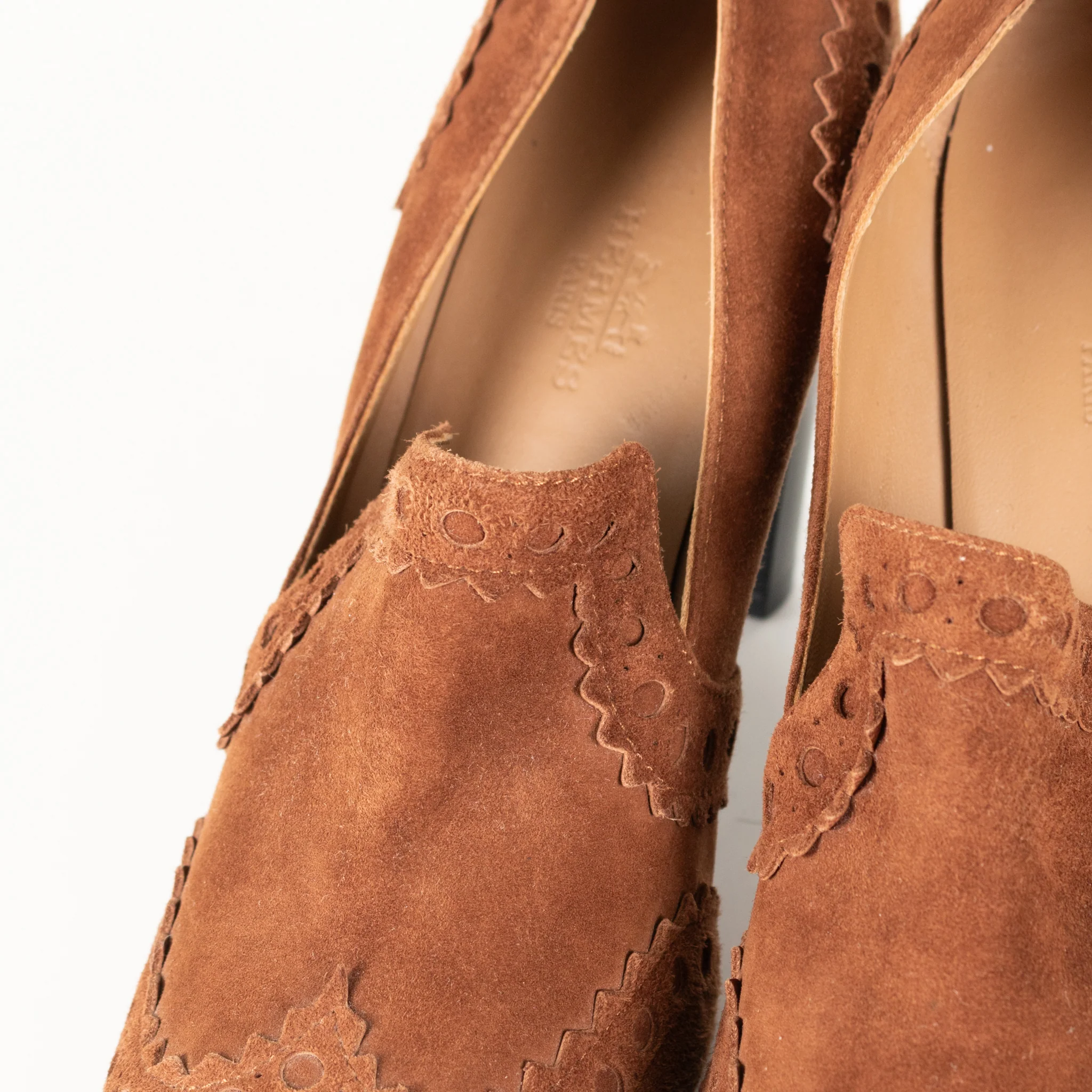 Hermes Tan Suede Round Toe Heeled Shoes - Image 10