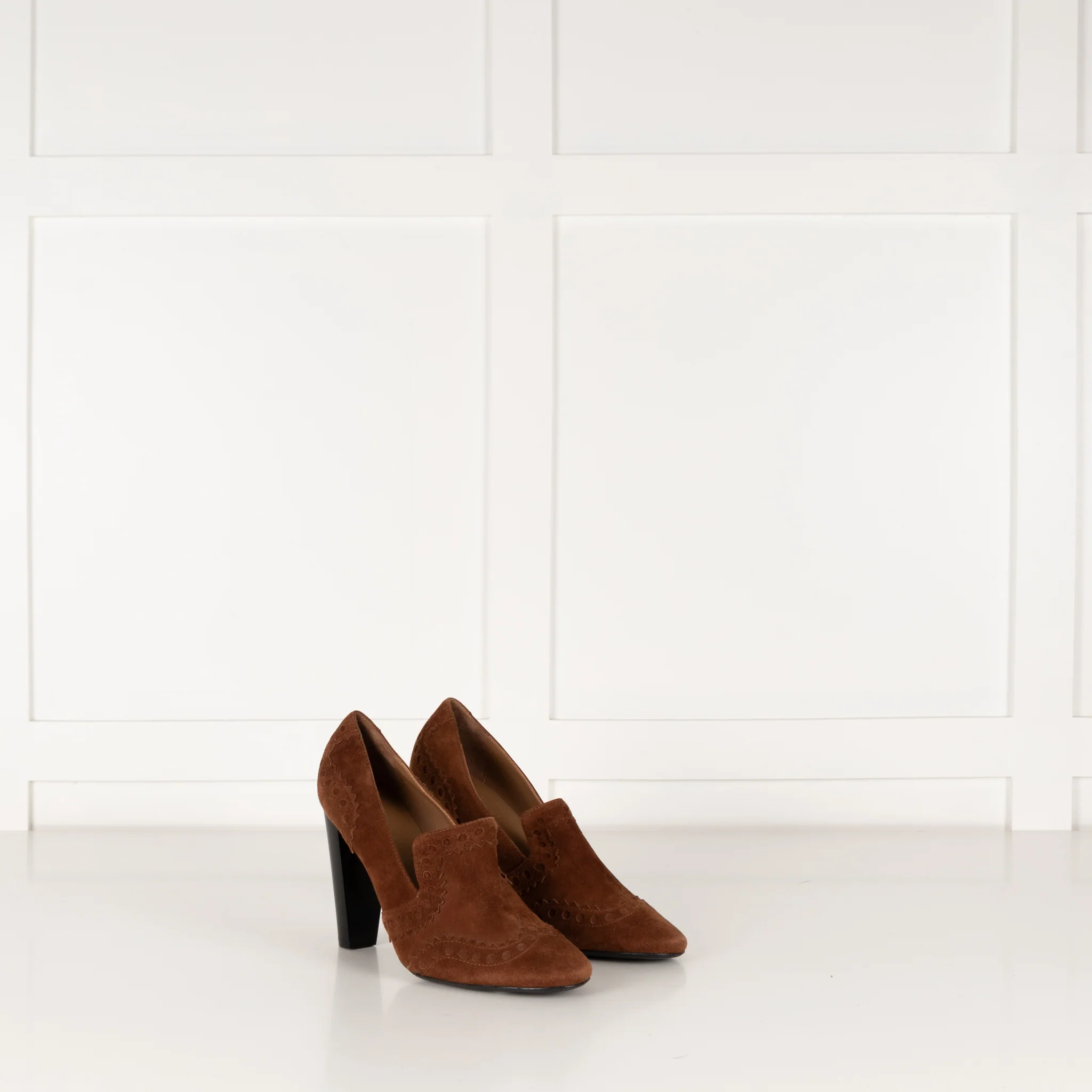 Hermes Tan Suede Round Toe Heeled Shoes - Image 7