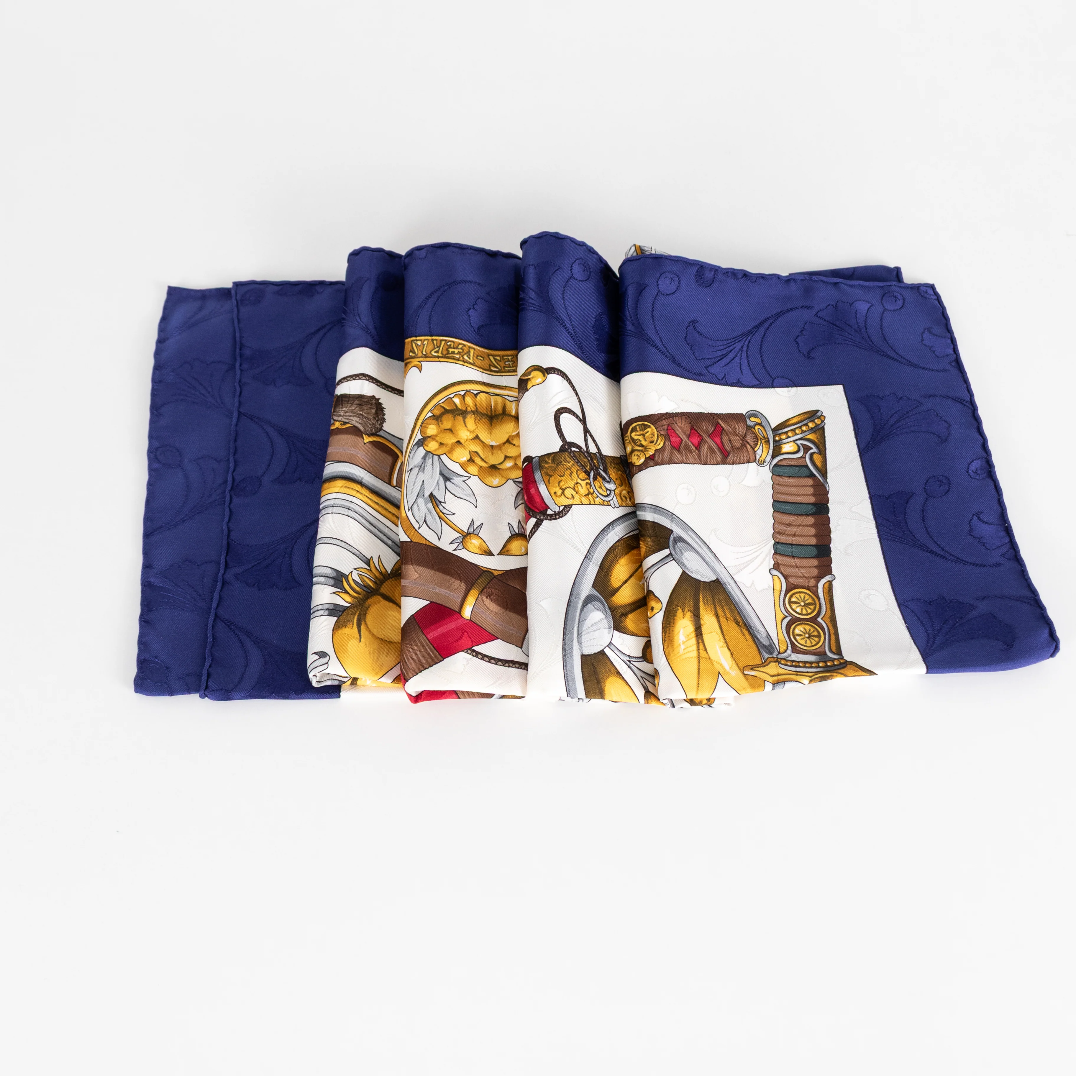 Hermes White Blue Daimyo Princes Du Soleil Levant Silk Scarf - Image 2