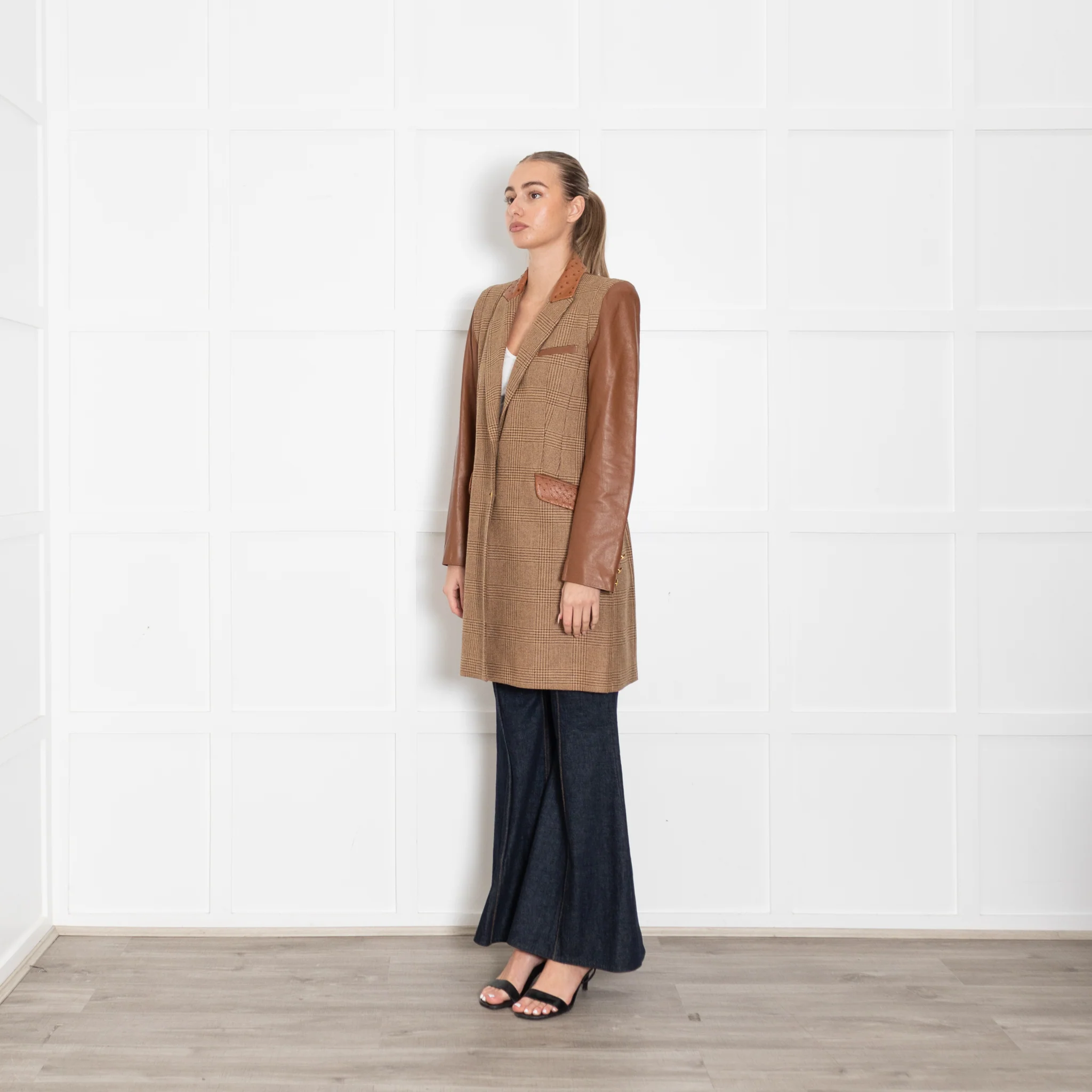 Holland Cooper Tweed Coat With Leather Sleeves, Collar & Pockets - Image 3