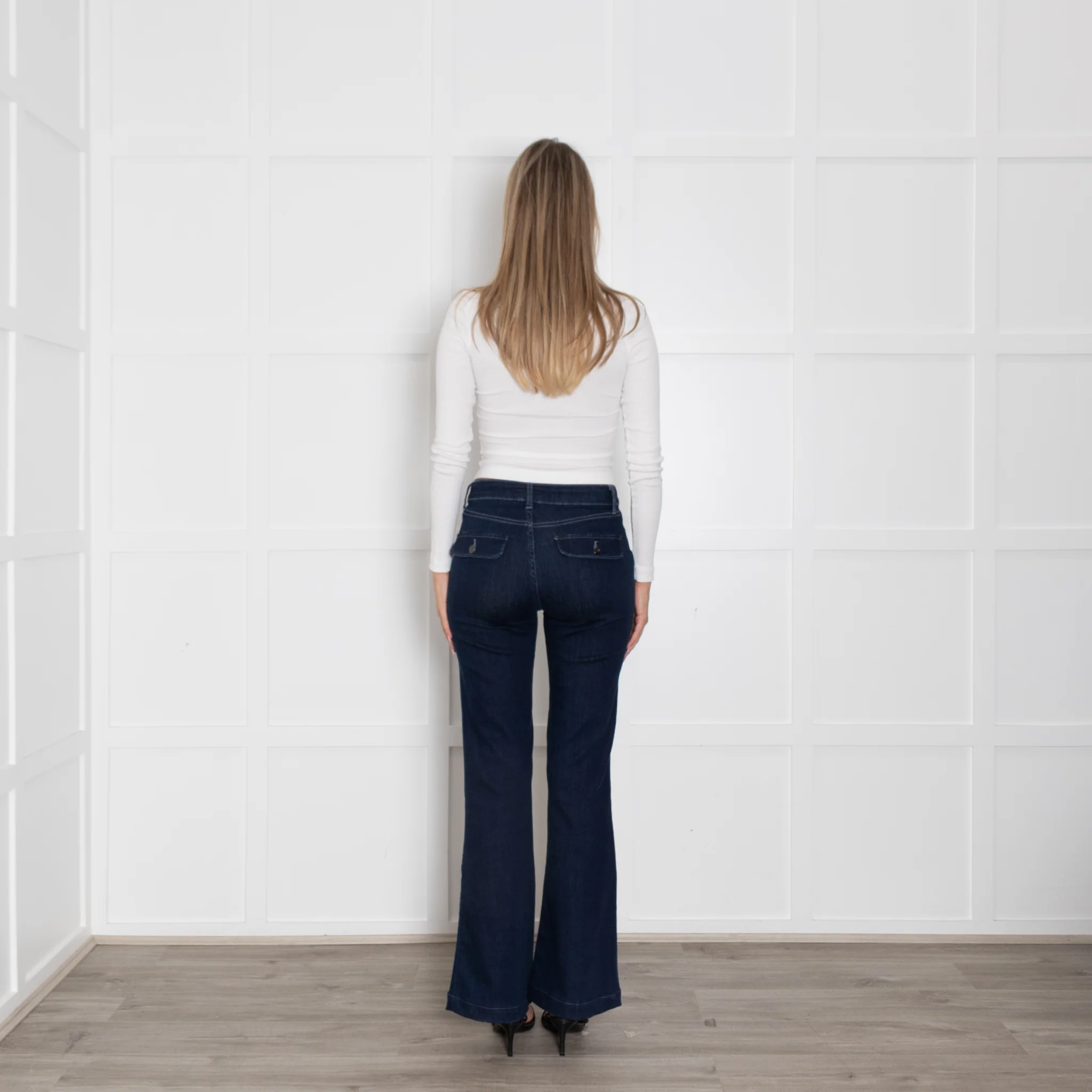 Donna Ida Blue Denim Front Stitching Flared Jeans - Image 5