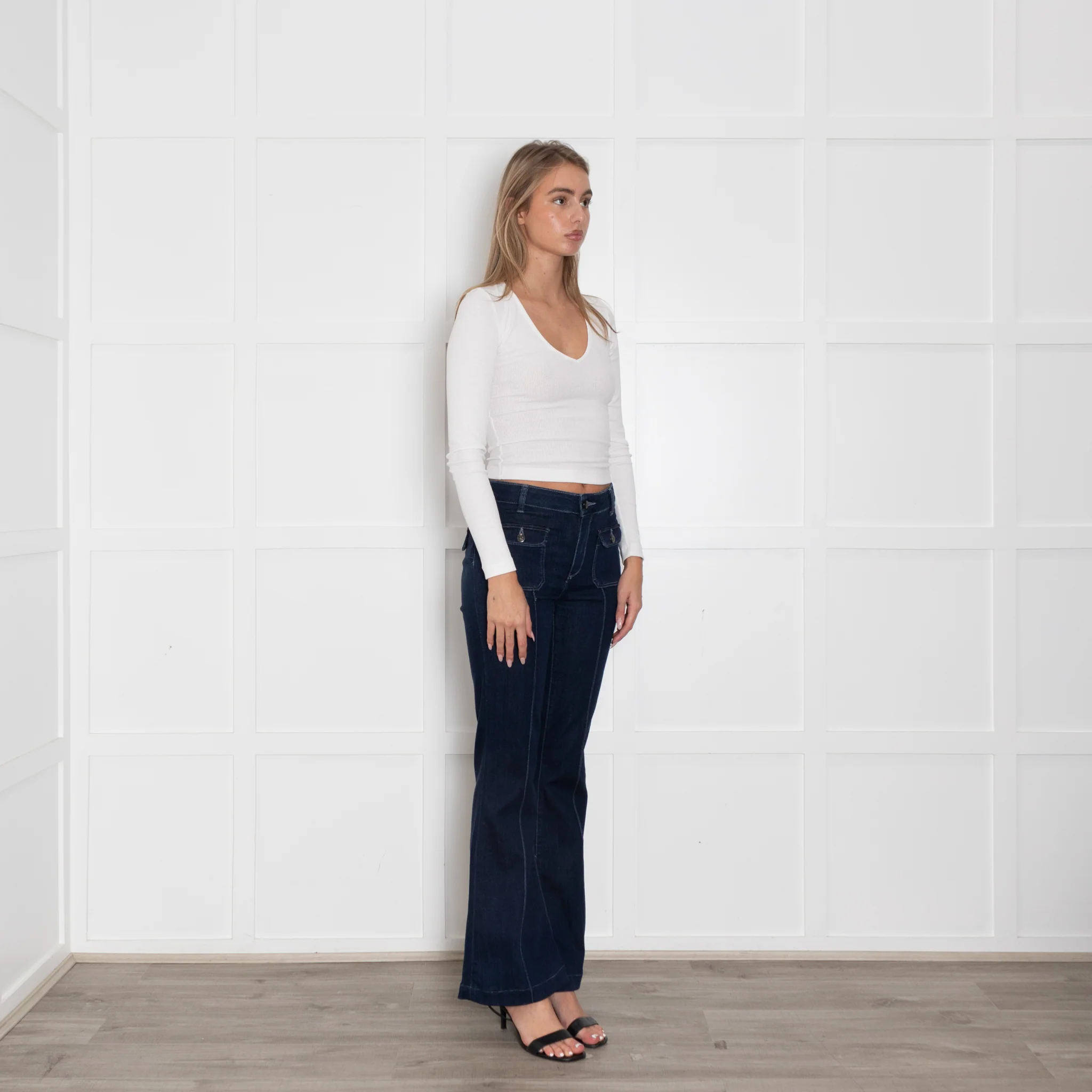 Donna Ida Blue Denim Front Stitching Flared Jeans - Image 7