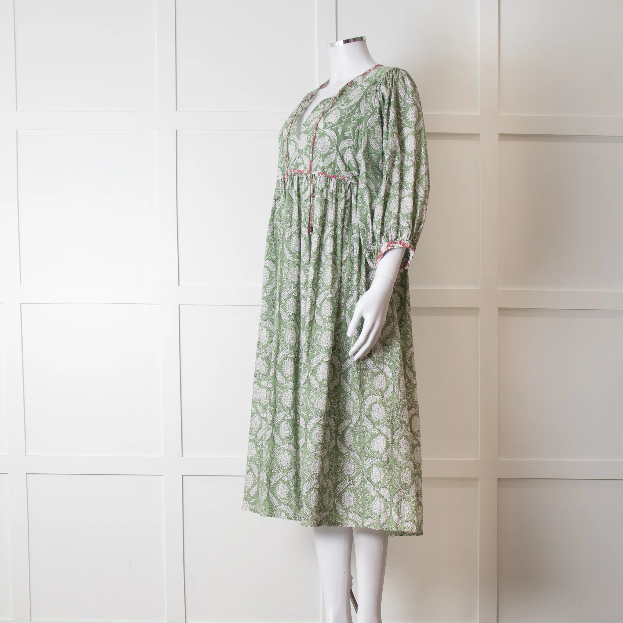 Iris Green White Floral Cotton Puff Sleeve Midi Dress - Image 2