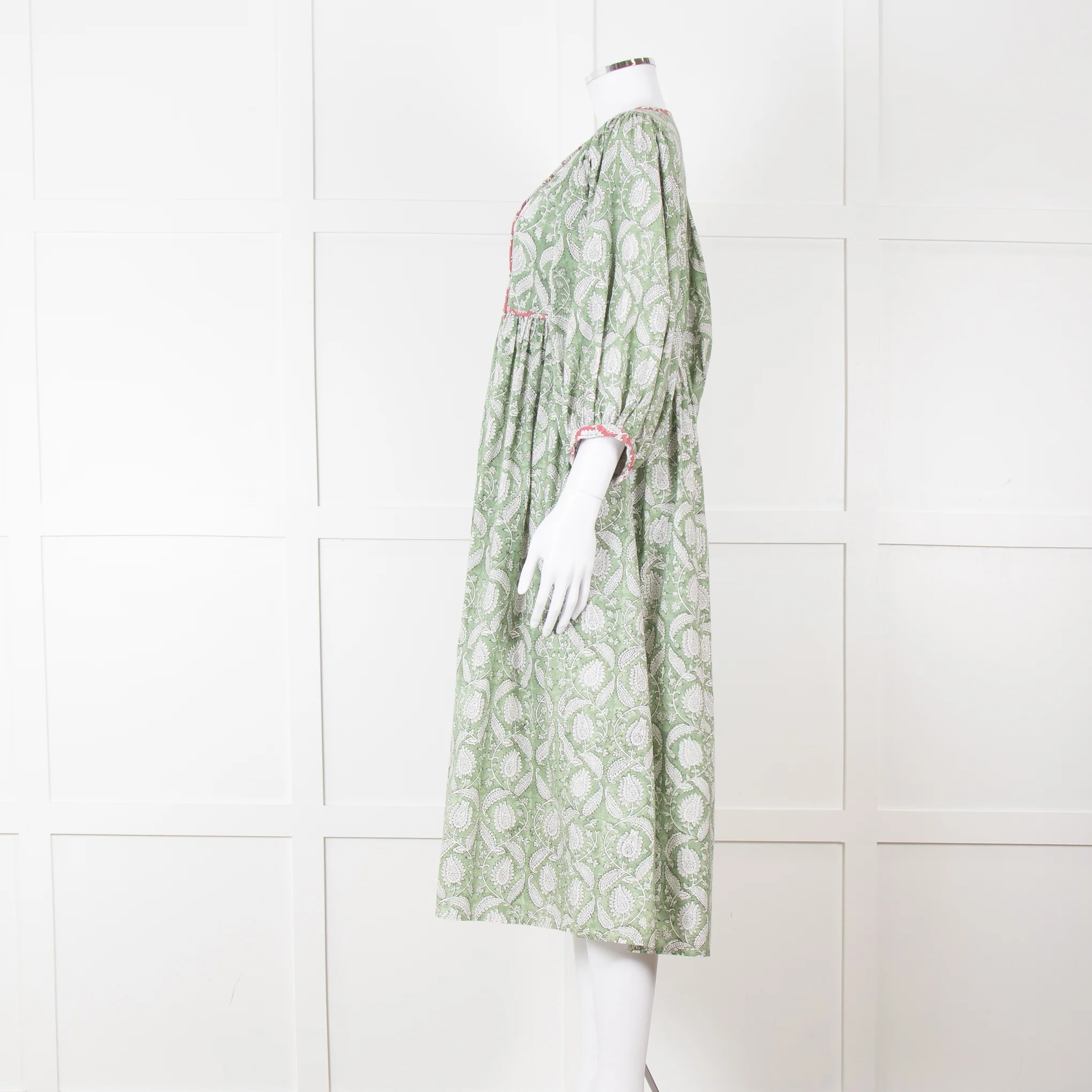 Iris Green White Floral Cotton Puff Sleeve Midi Dress - Image 3