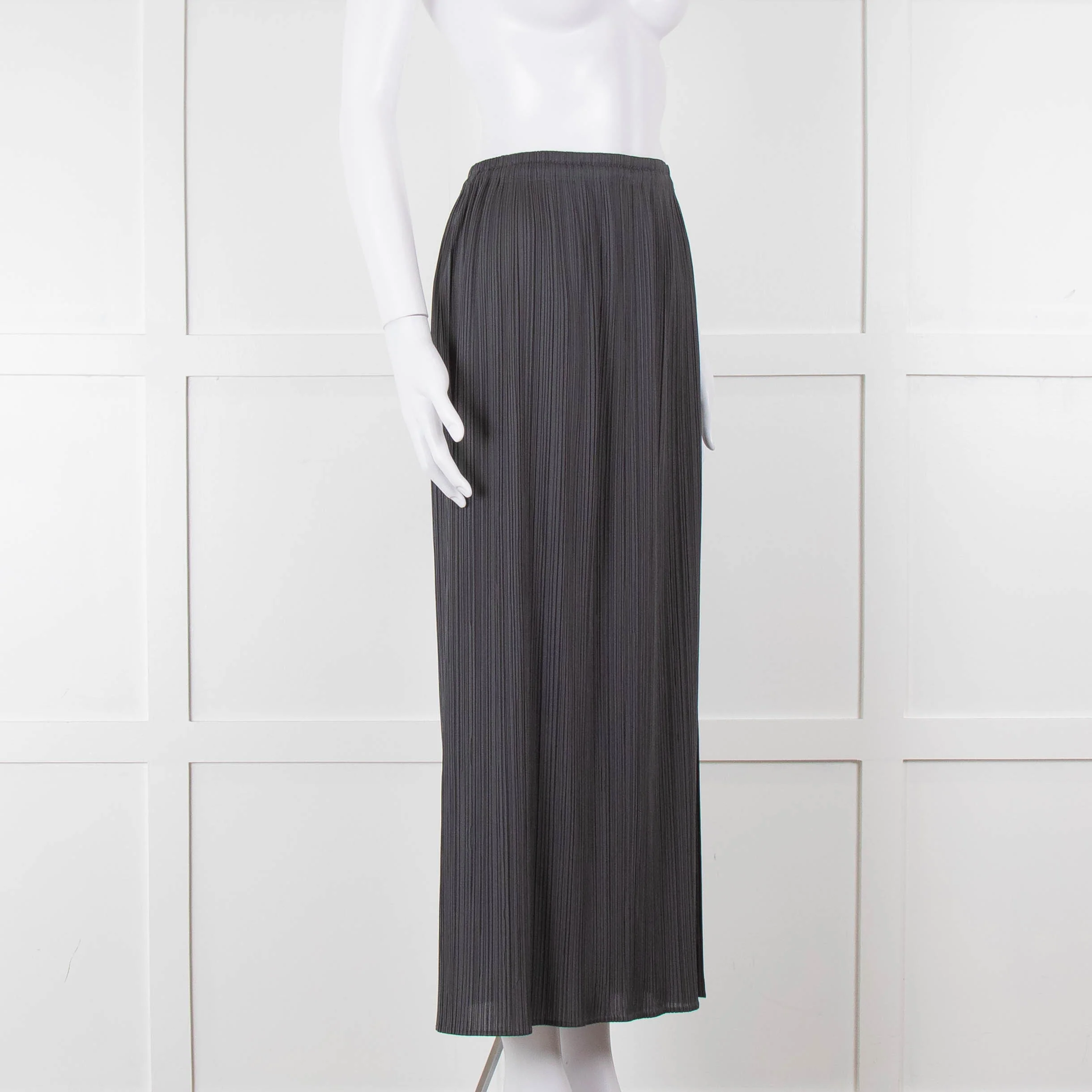 Issey Miyake Grey Pleated Long Skirt - Image 3