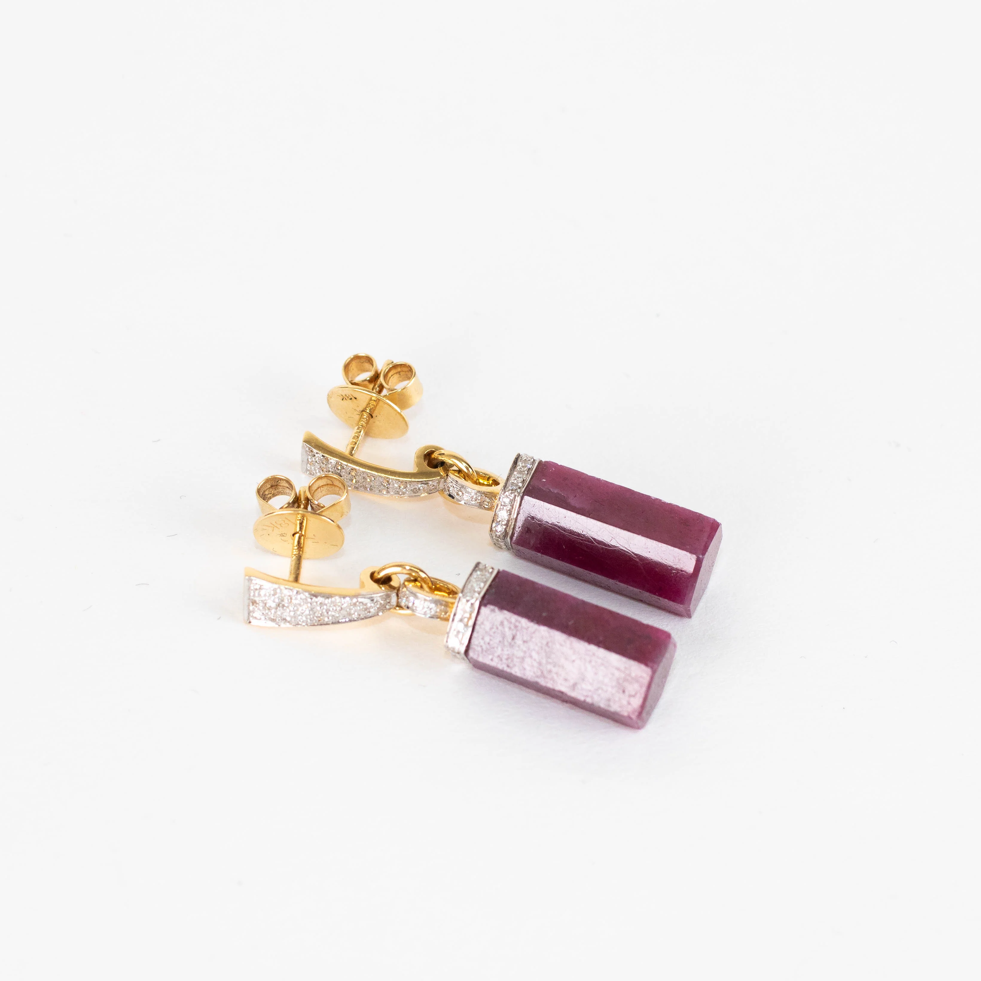 Jade Jagger Carved Ruby Pencil Rocktagon Earrings with White Diamonds - Image 2