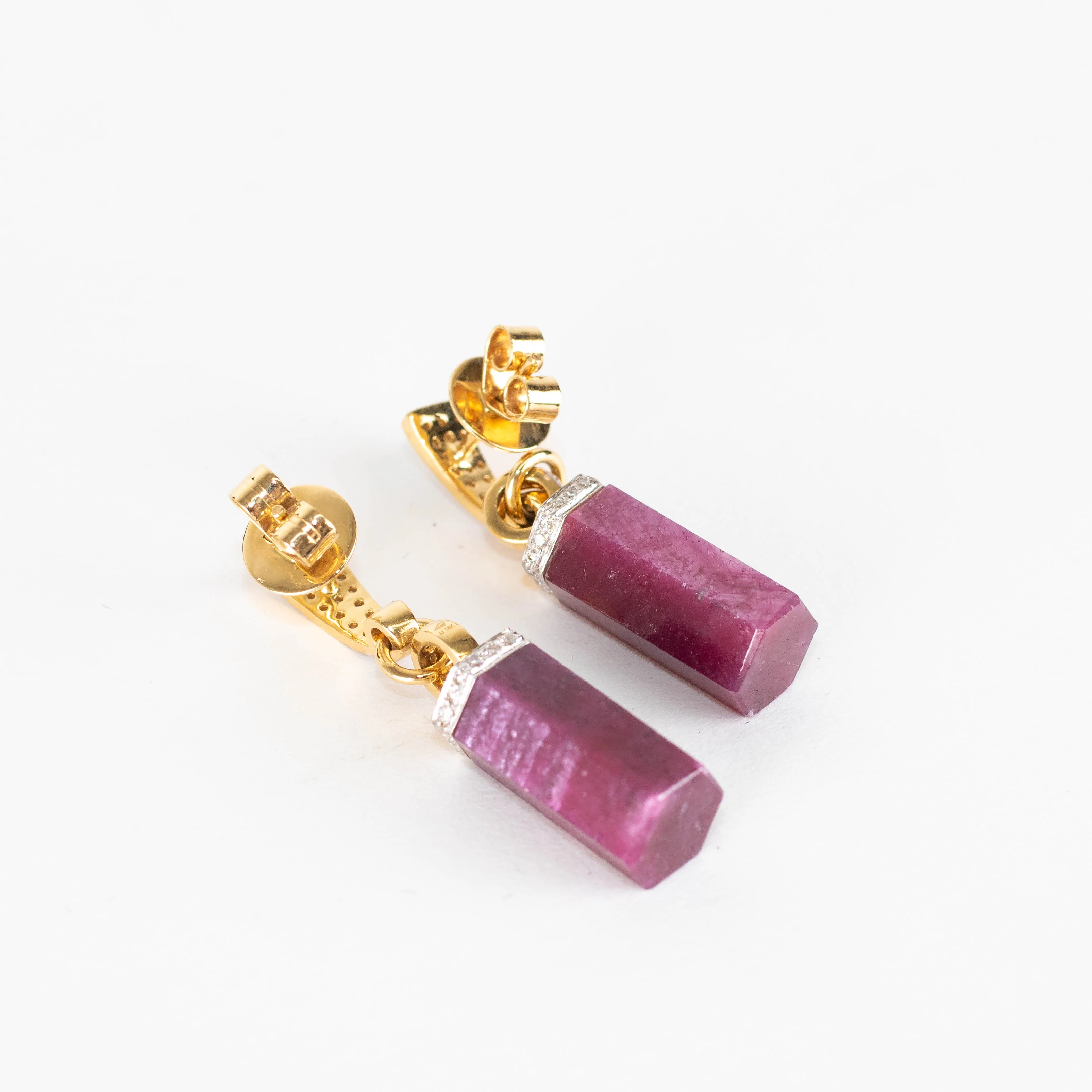 Jade Jagger Carved Ruby Pencil Rocktagon Earrings with White Diamonds - Image 4