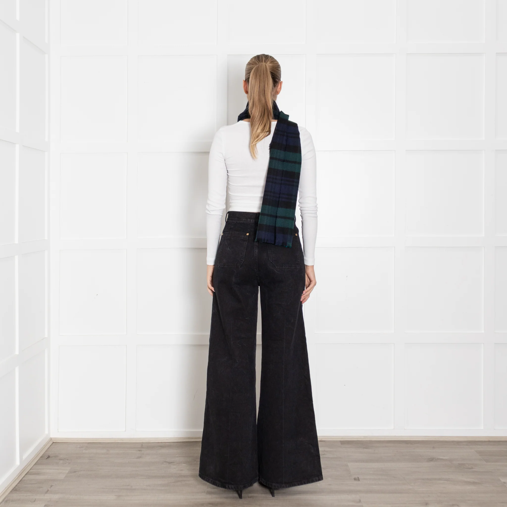 Johnstons of Elgin Black Watch Wool Scarf - Image 5
