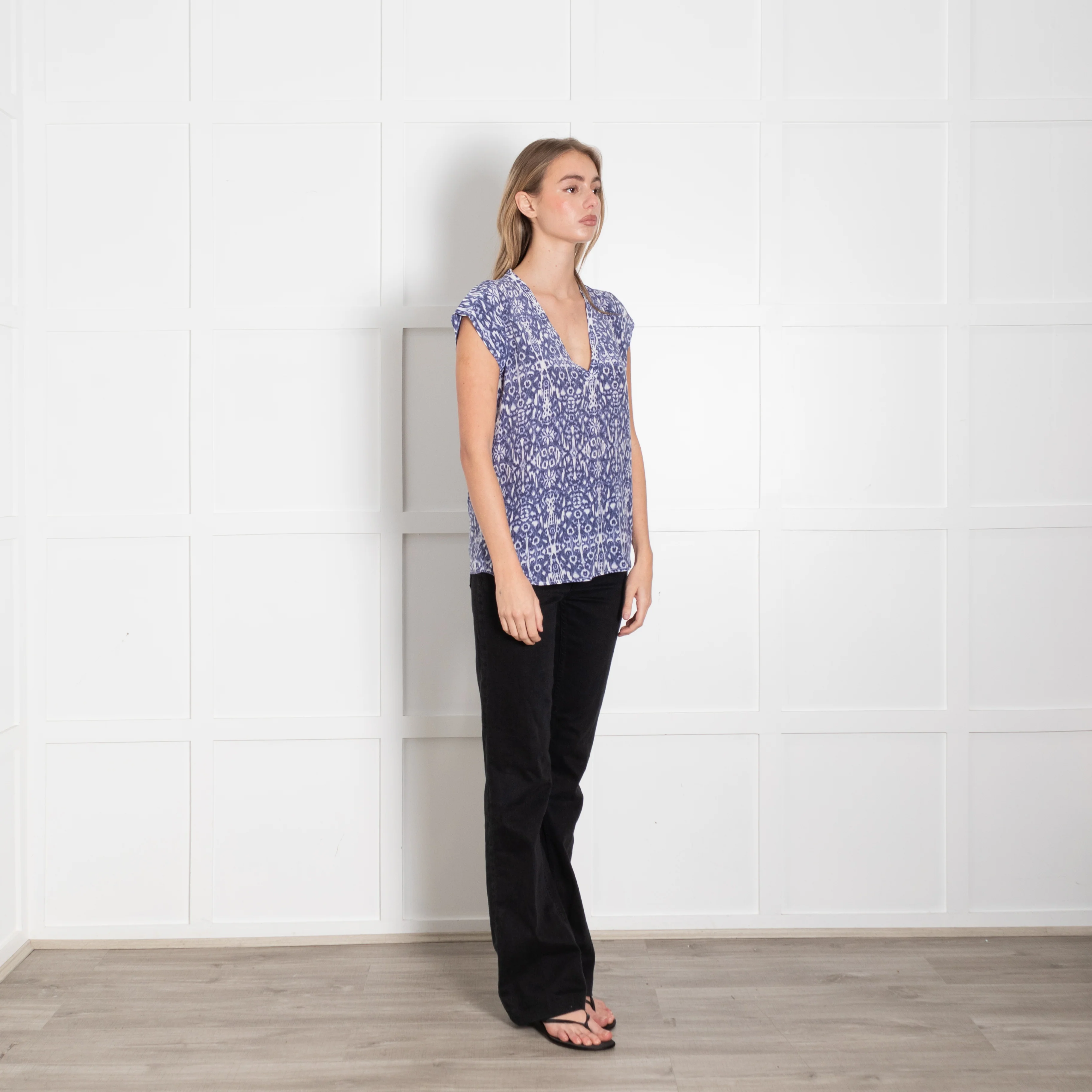 Joie White Blue Print Silk V-Neck Sleeveless Top - Image 7