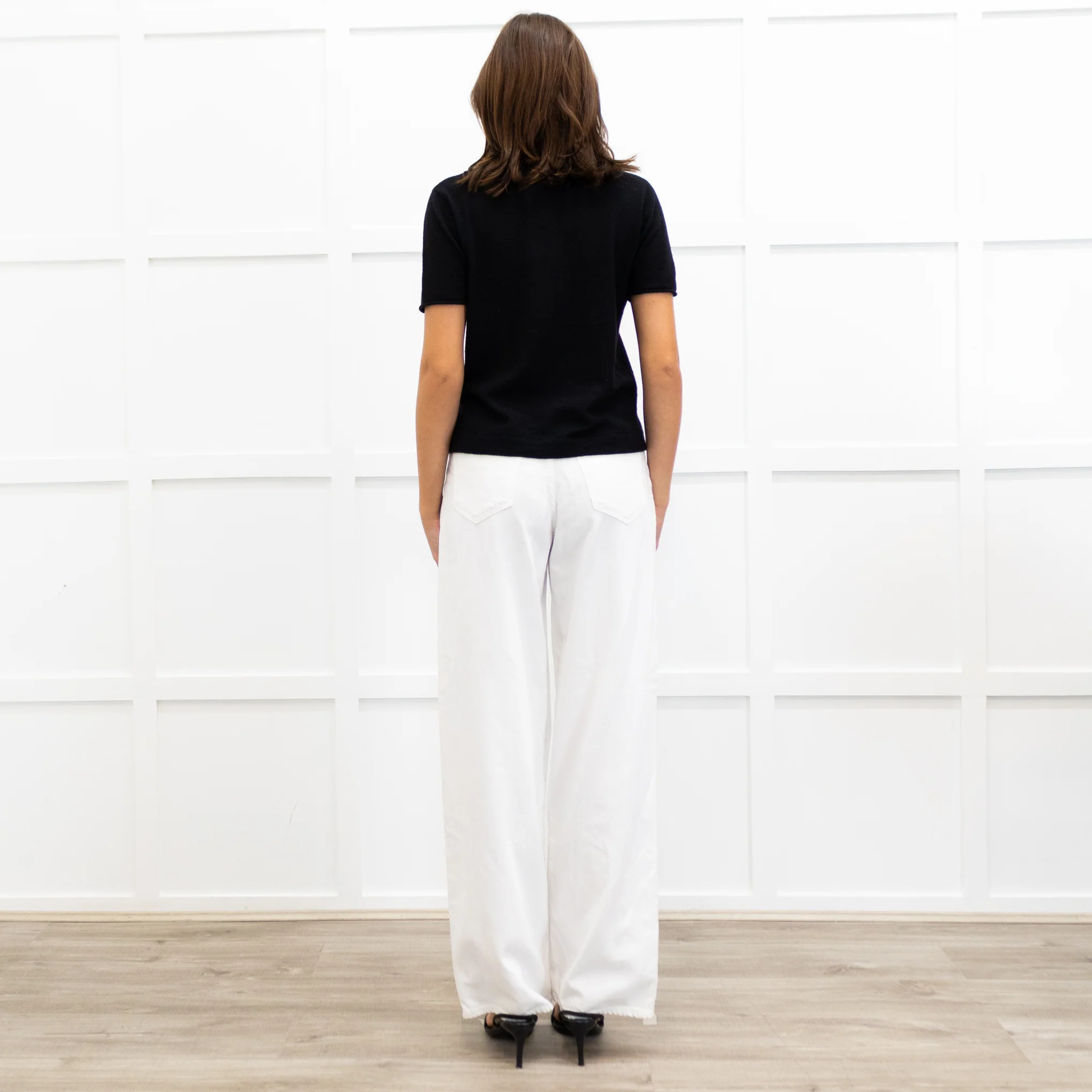 Joseph Black Fine Knit Short Sleeve Cashmere Sweater - Image 5