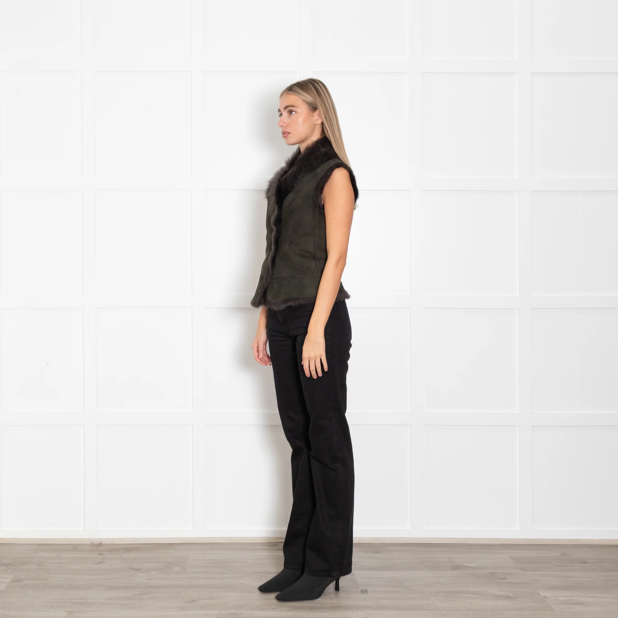 Joseph Green Suede Shearling Gilet - Image 3