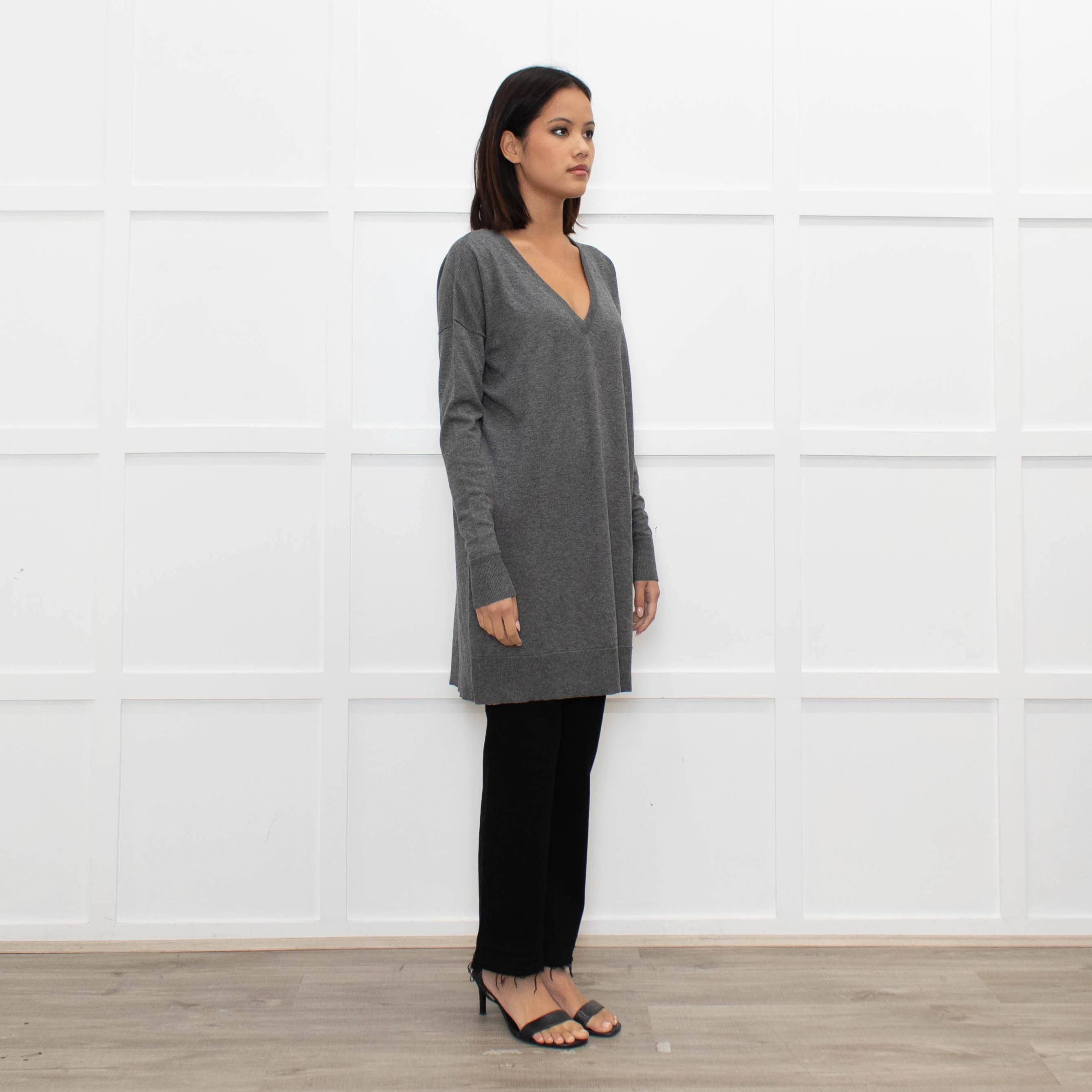 Joseph Grey V-Neck Wool Blend Fine Knit Long Jumper - Image 3