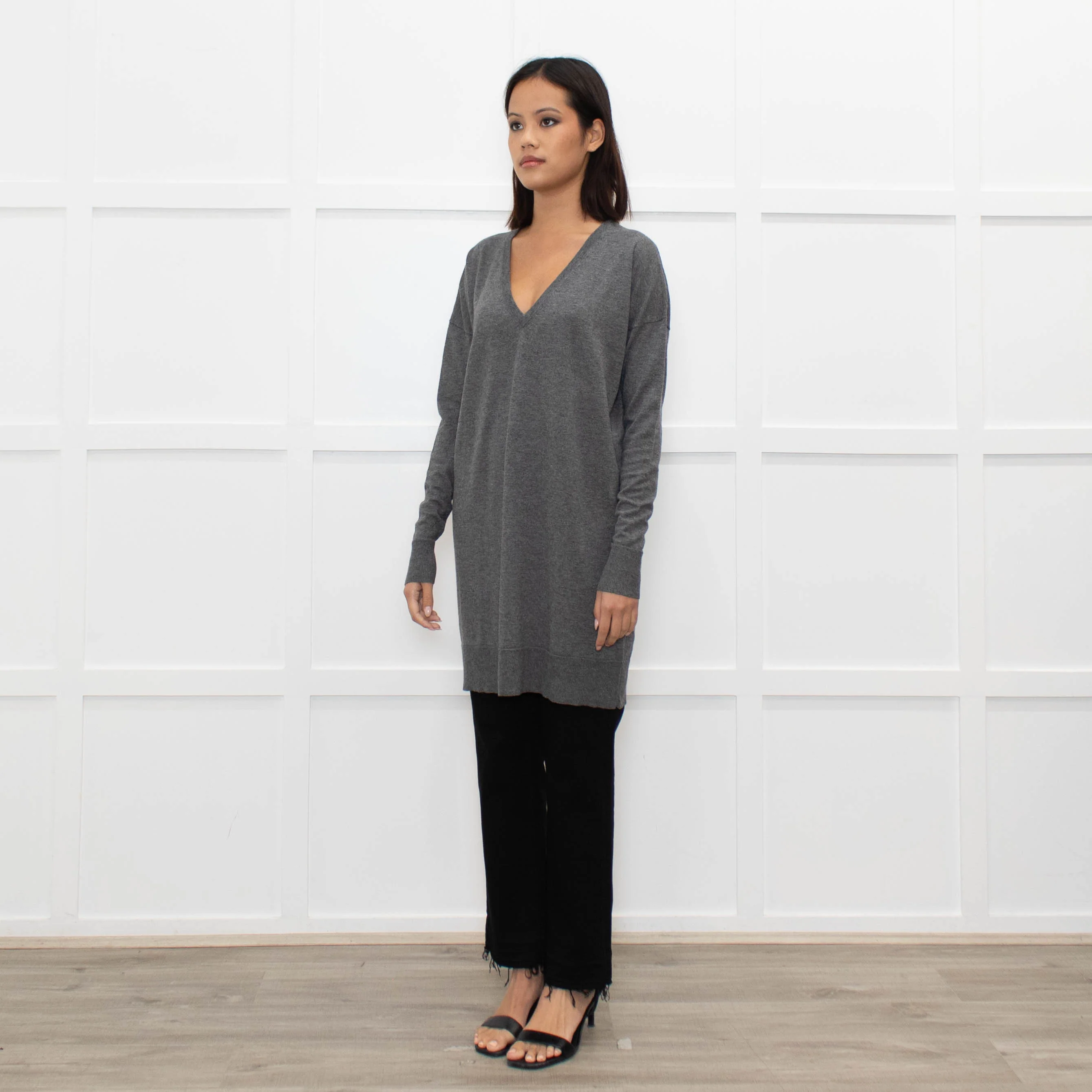 Joseph Grey V-Neck Wool Blend Fine Knit Long Jumper - Image 7
