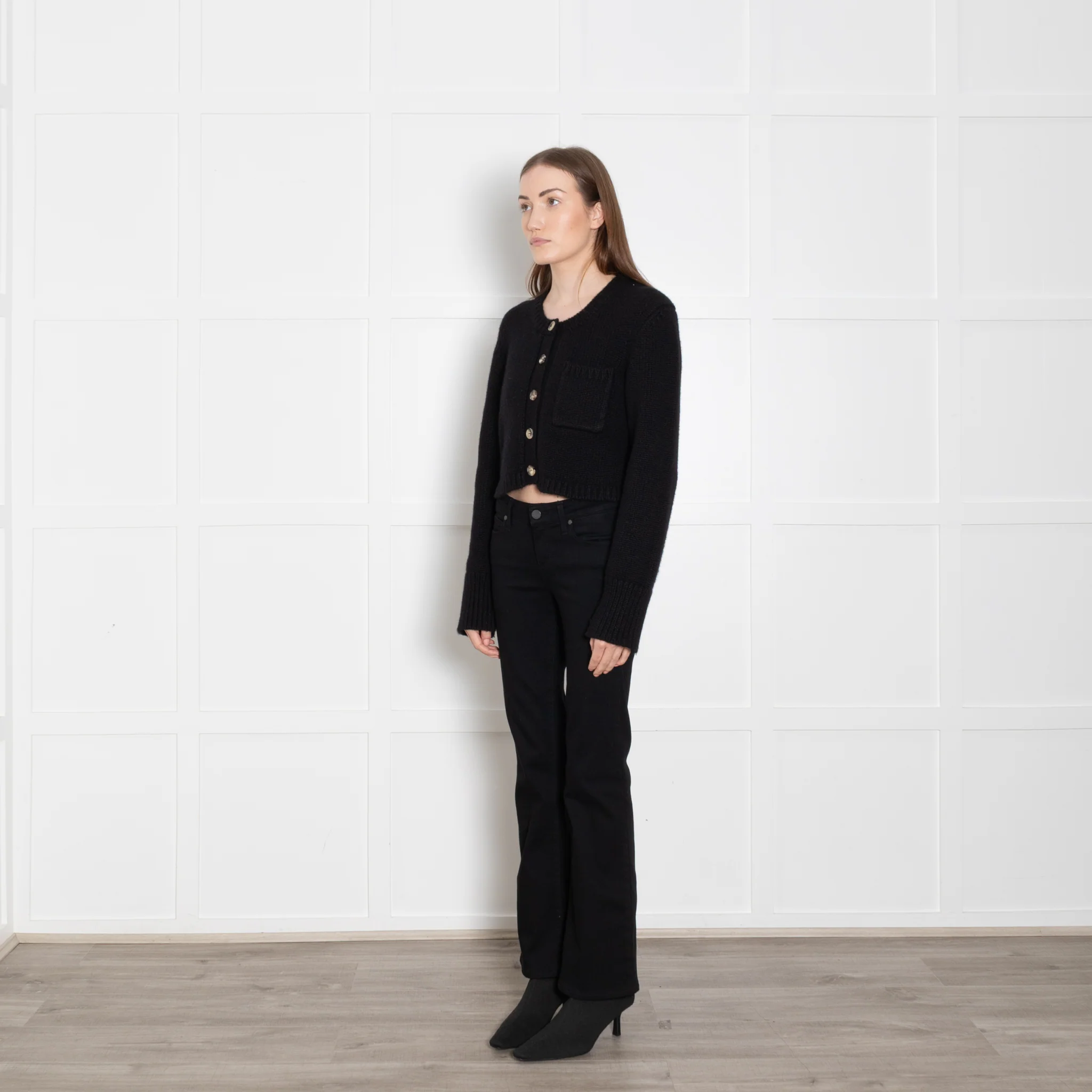 Khaite Black Cropped Chunky Cashmere Knit Cardigan - Image 3