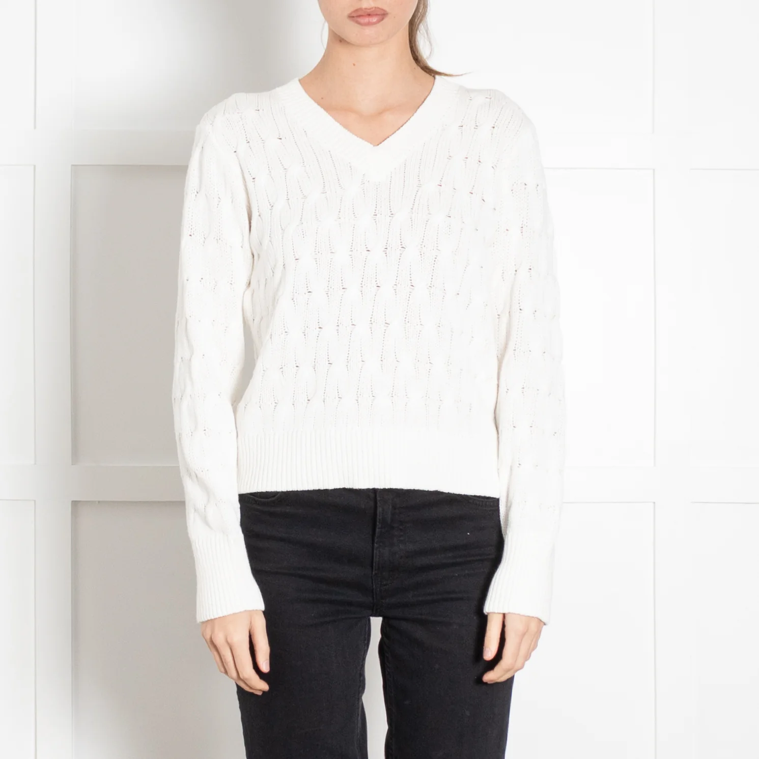 Kinross Cream Cotton Cable Knit V Neck Jumper - Image 2