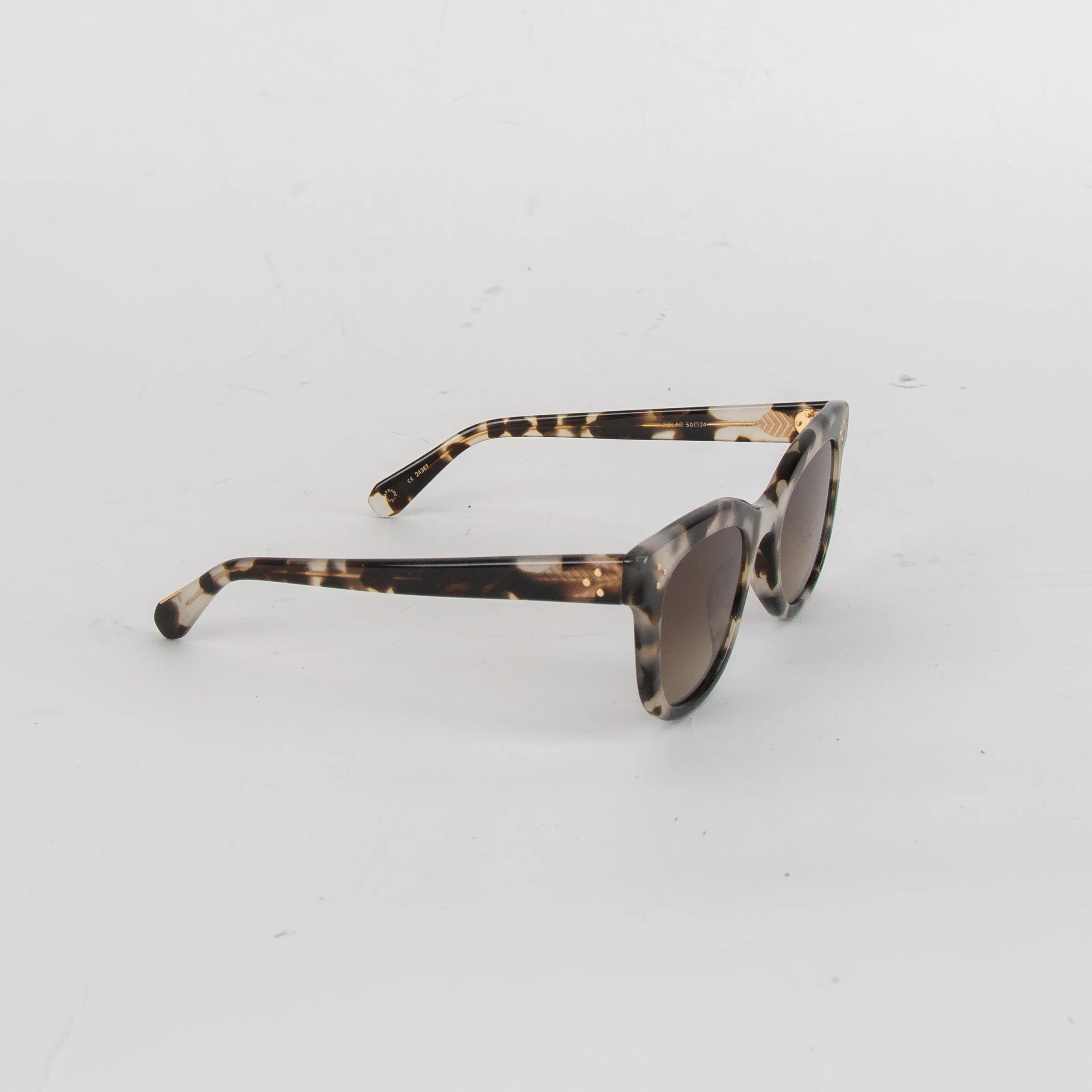 Krewe New Orleans Jena Grey Tortoiseshell Sunglasses - Image 6