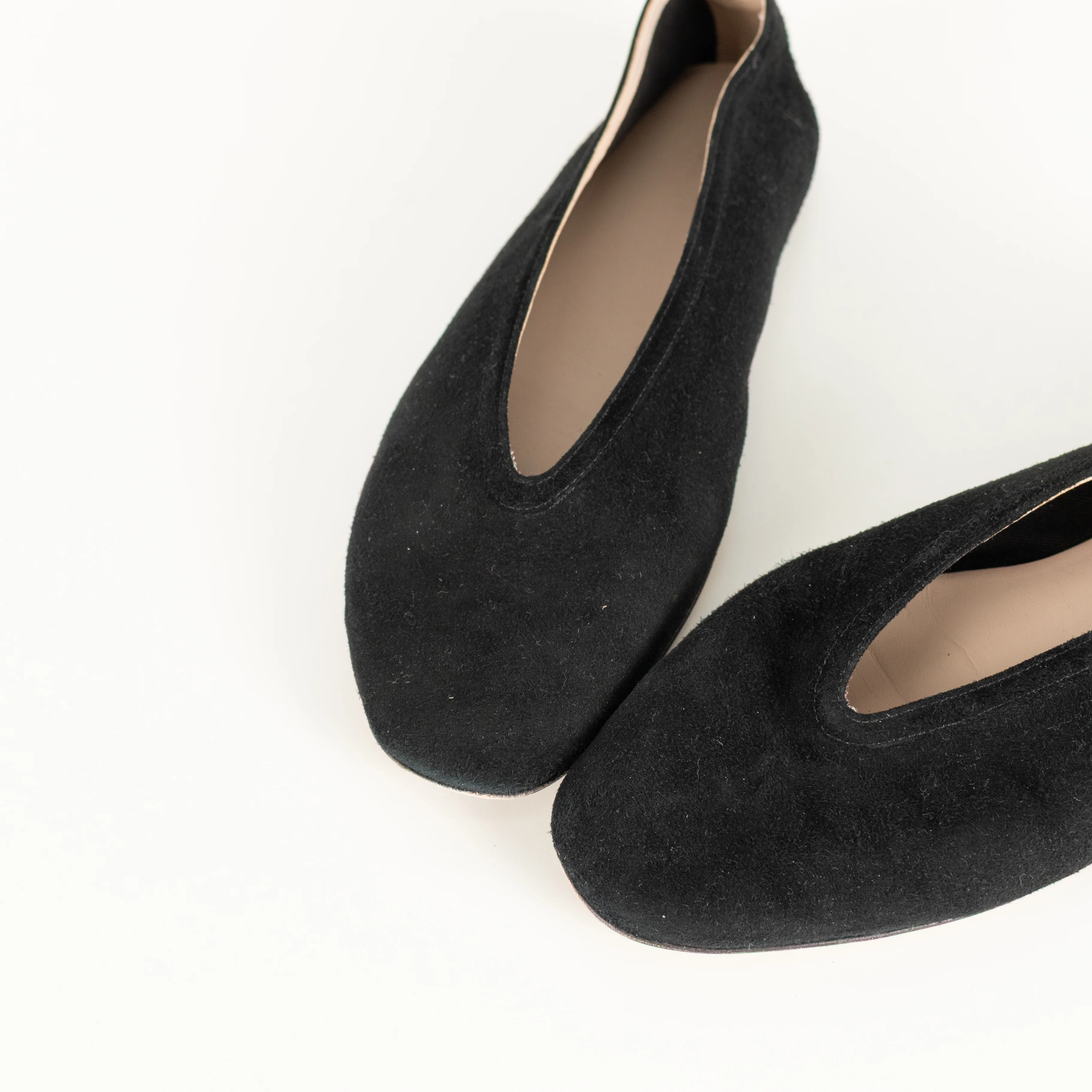 Le Monde Beryl Black Suede Luna Ballet Flats - Image 8