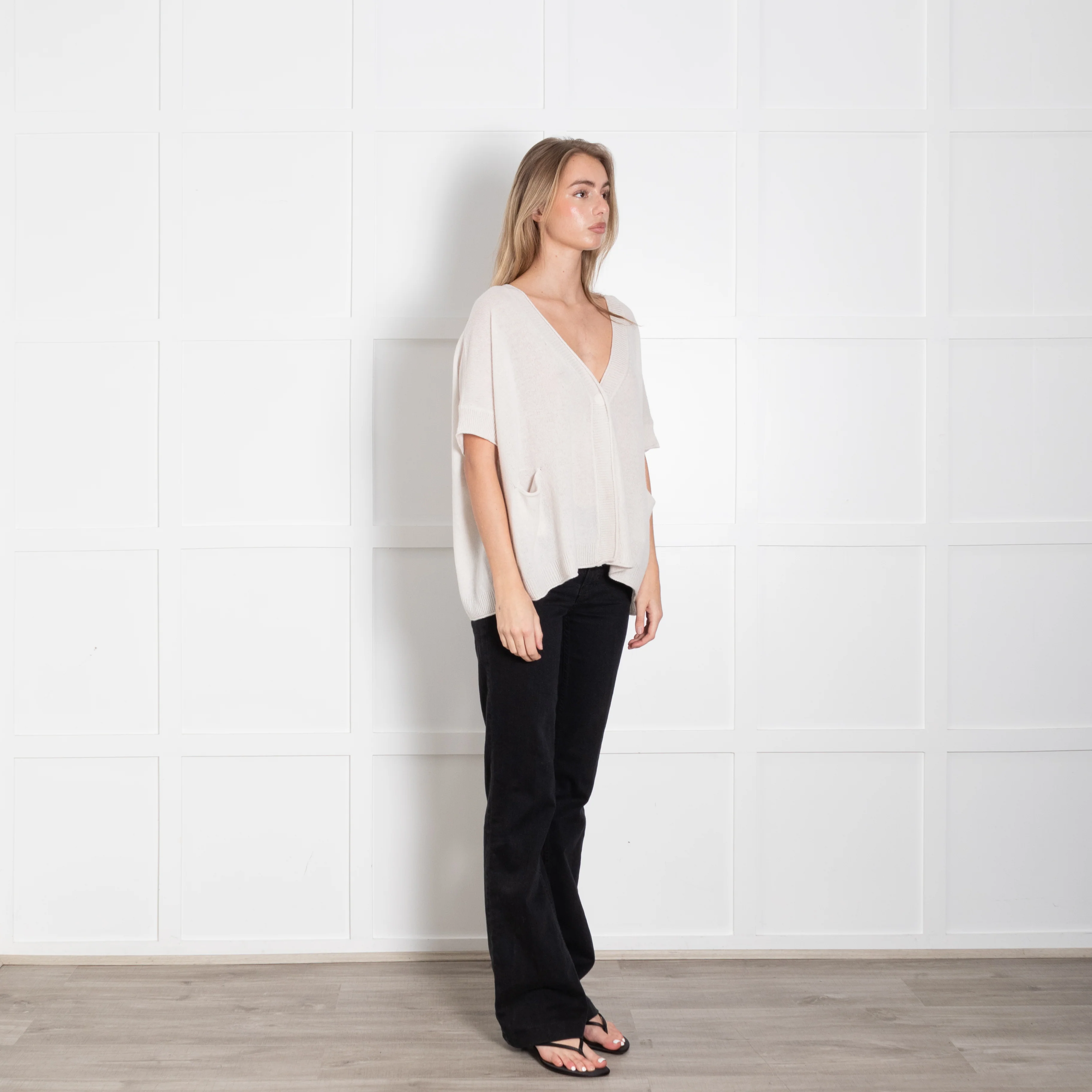 Le Tricot Perugia Cream Cashmere Over Sized Short Sleeve Top - Image 7