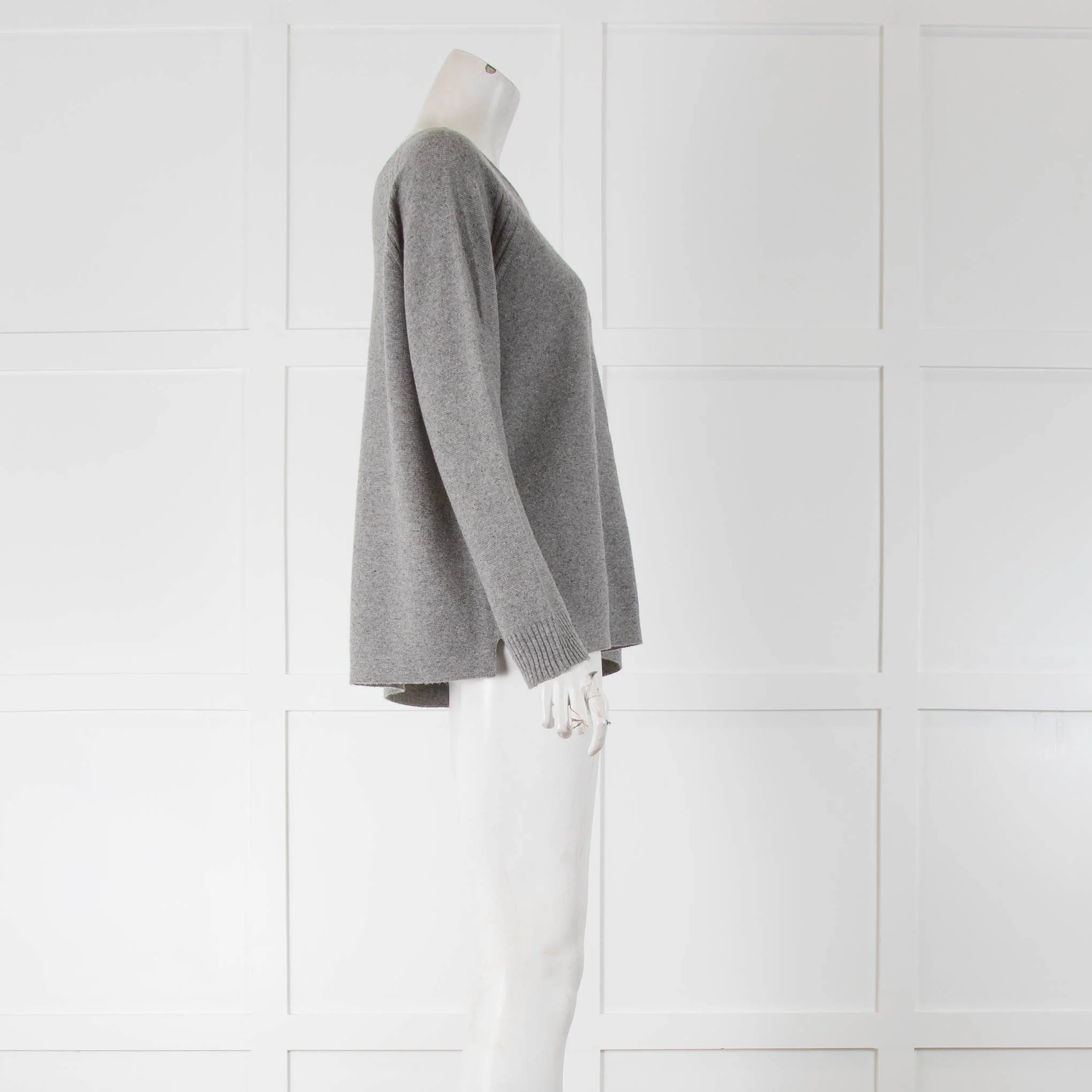 Le Tricot Perugia Grey Round Neck Jumper - Image 2