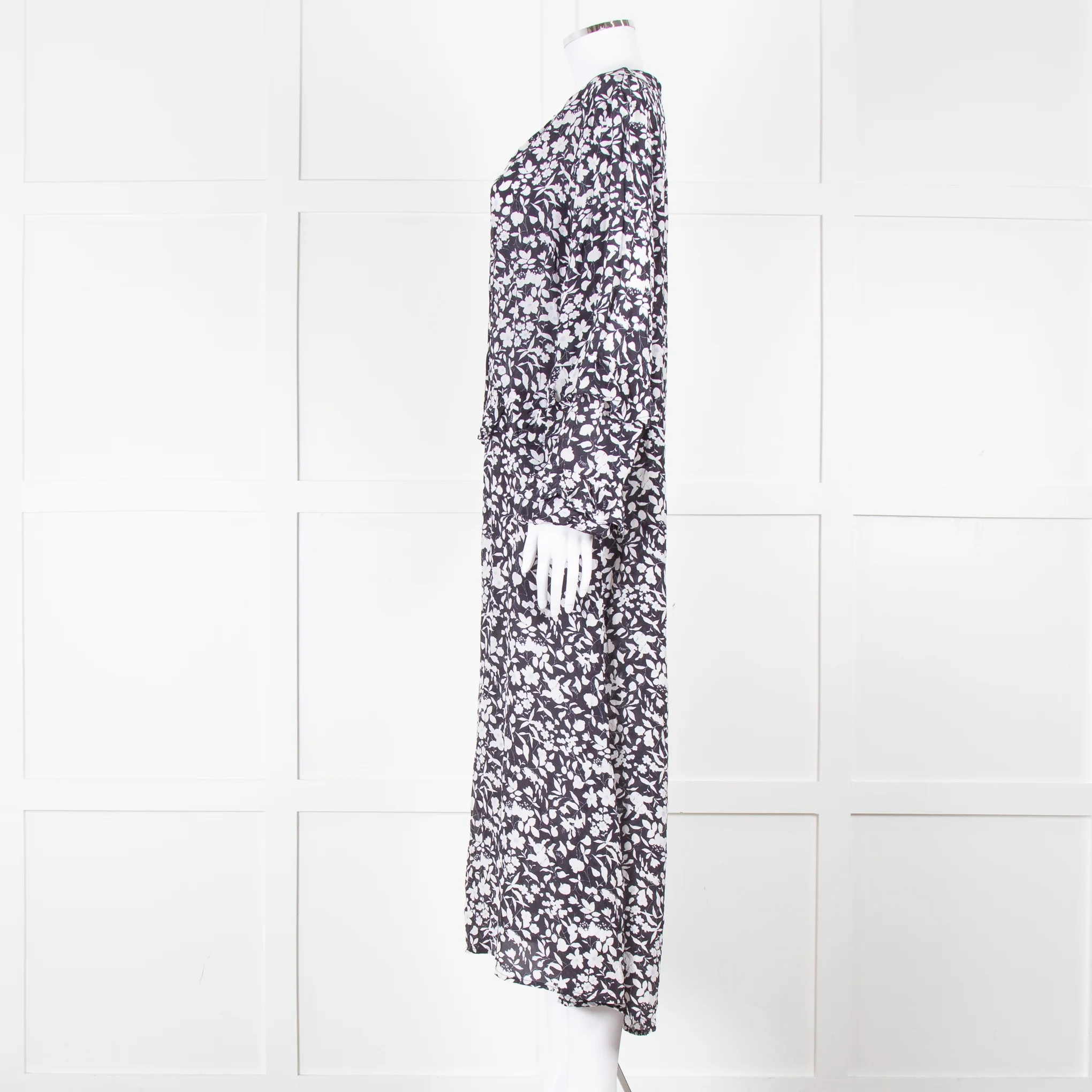 Lily And Lionel Dark Navy Blue White Floral Print Maxi Dress - Image 3