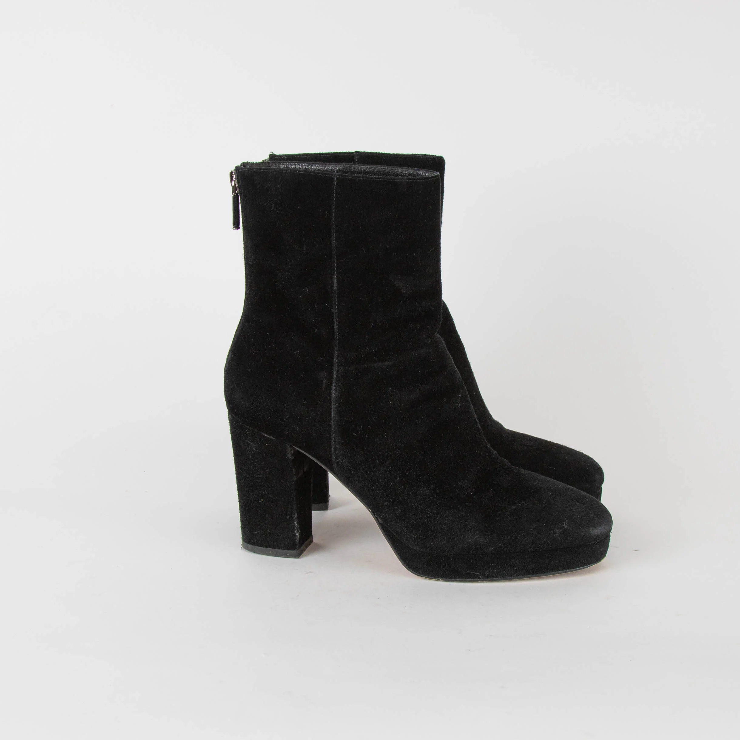 Lola Cruz Black Suede Ankle Boot - Image 3