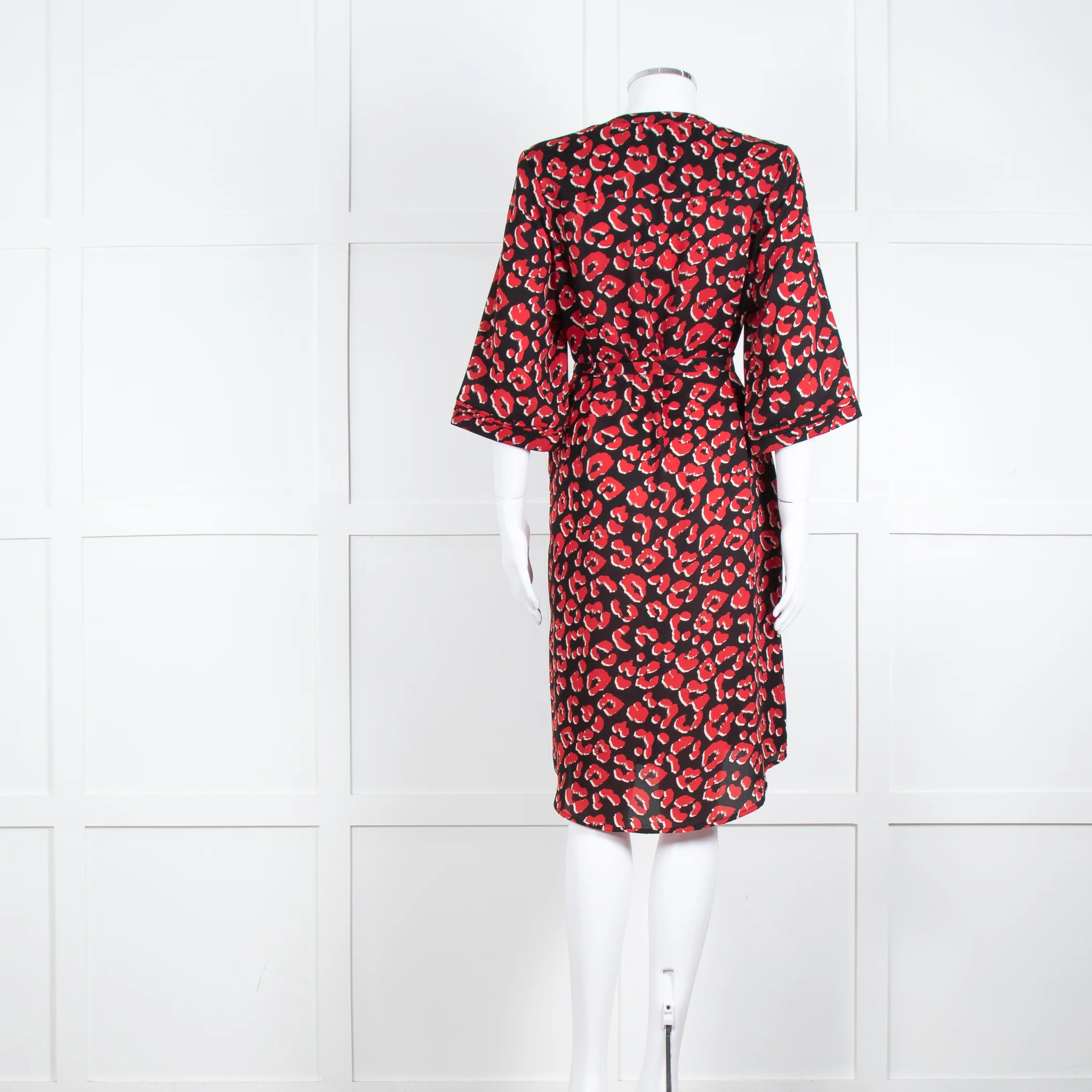 Lollys Laundry Black Red Animal Print Short Sleeve Belted Dress - Image 5