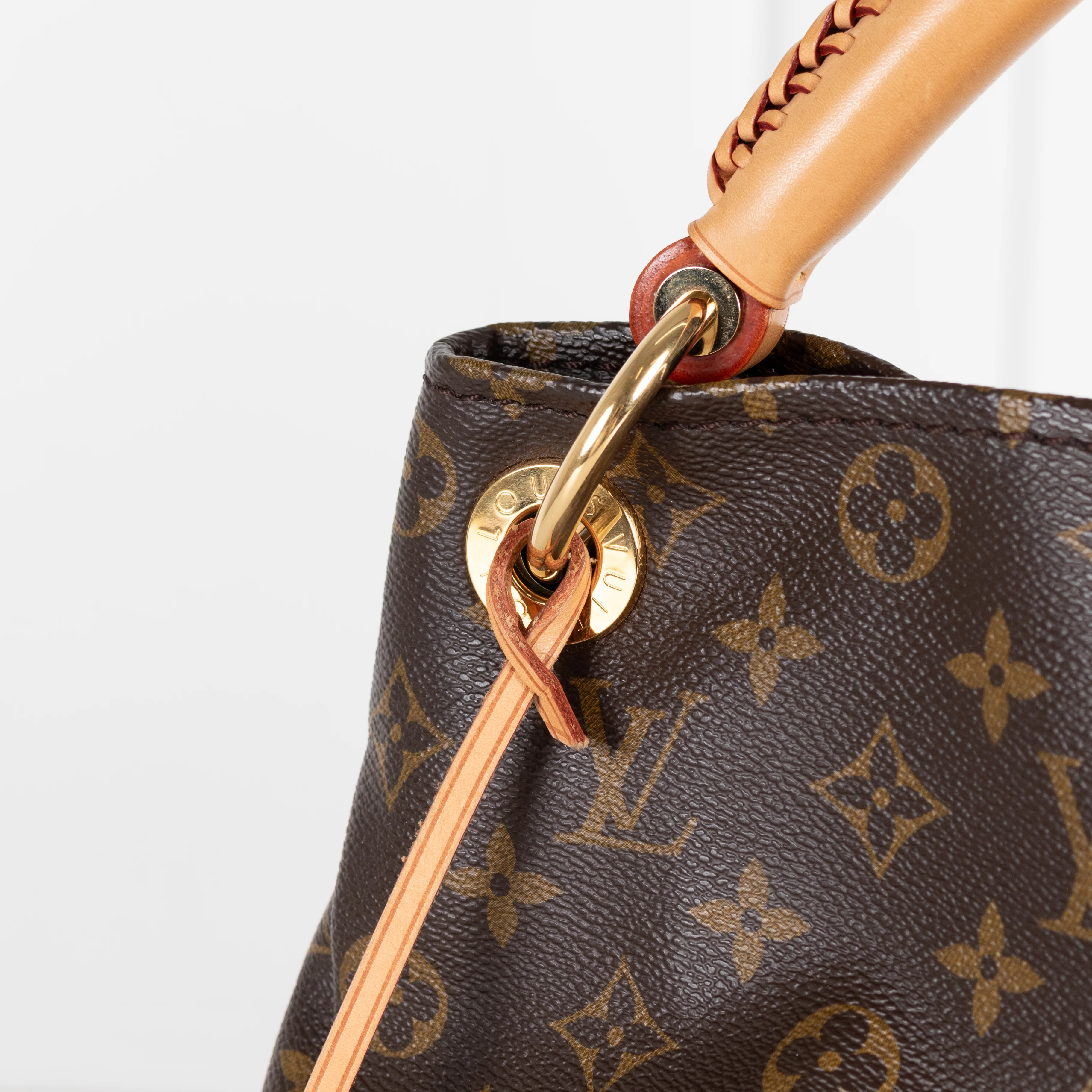 Louis Vuitton Artsy MM Shoulder Bag - Image 11