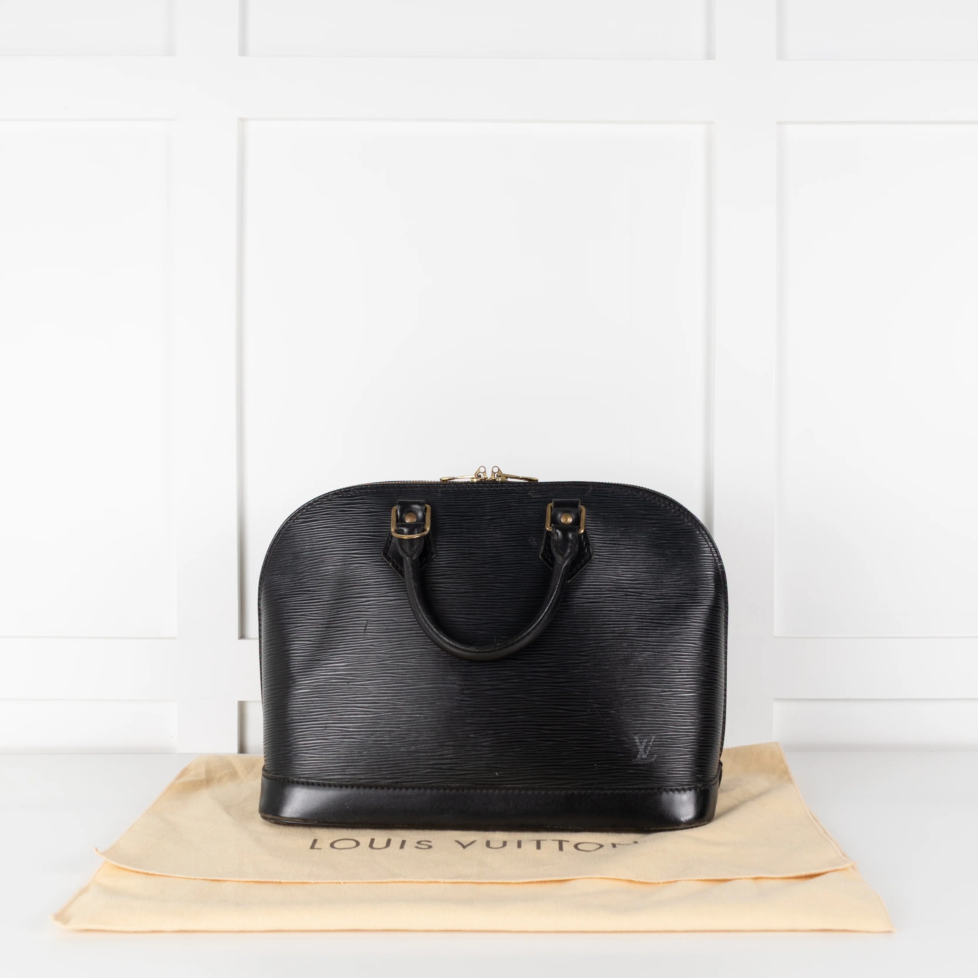 Louis Vuitton Black Epi Leather Alma PM - Image 3