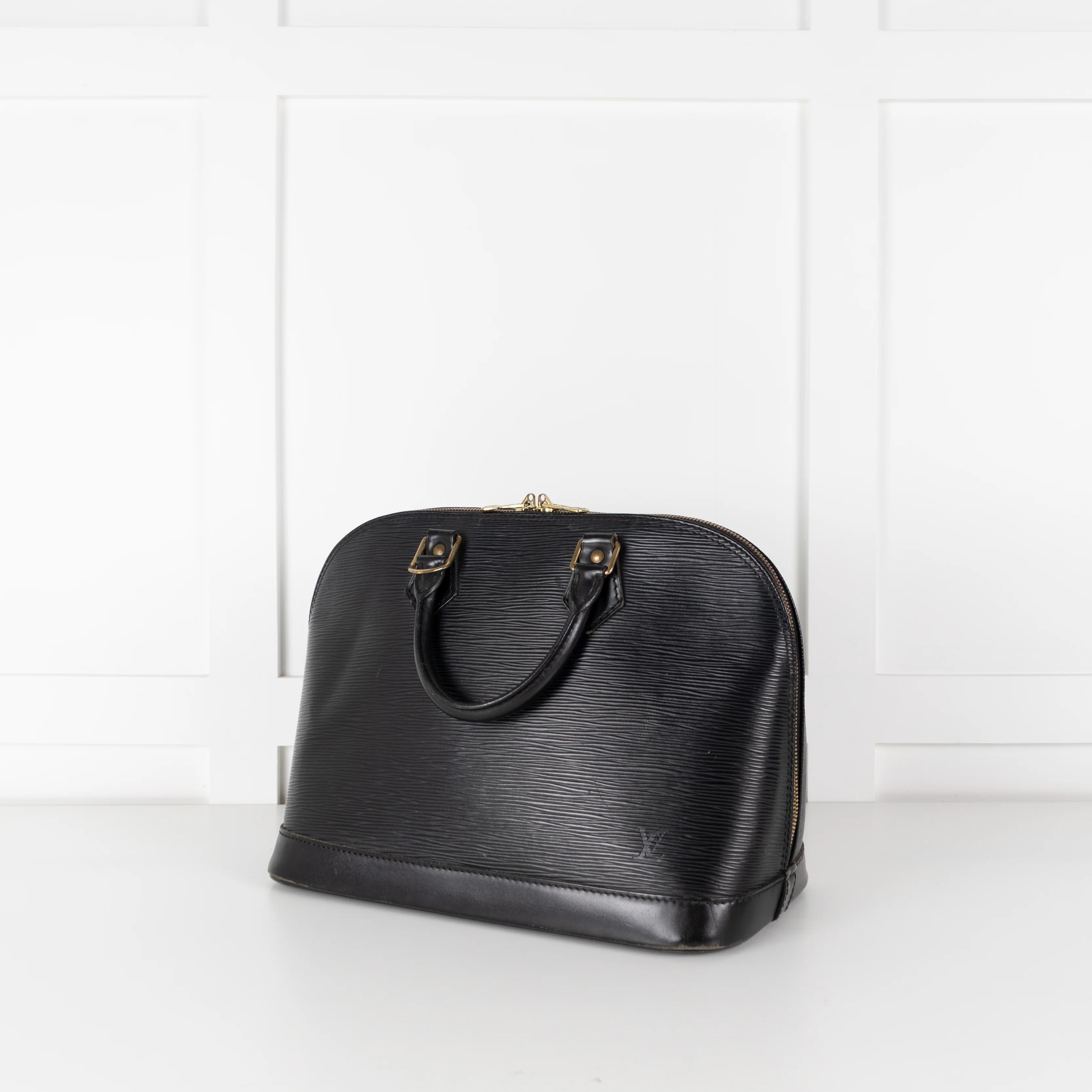 Louis Vuitton Black Epi Leather Alma PM - Image 5