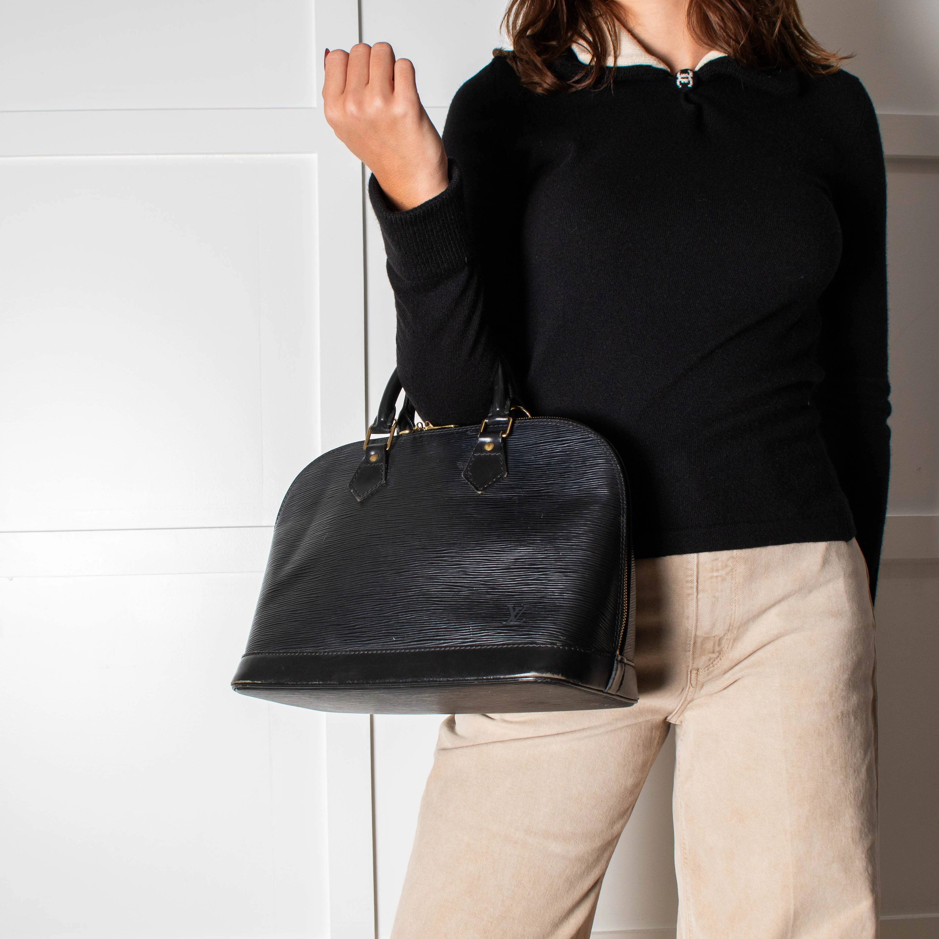 Louis Vuitton Black Epi Leather Alma PM - Image 9