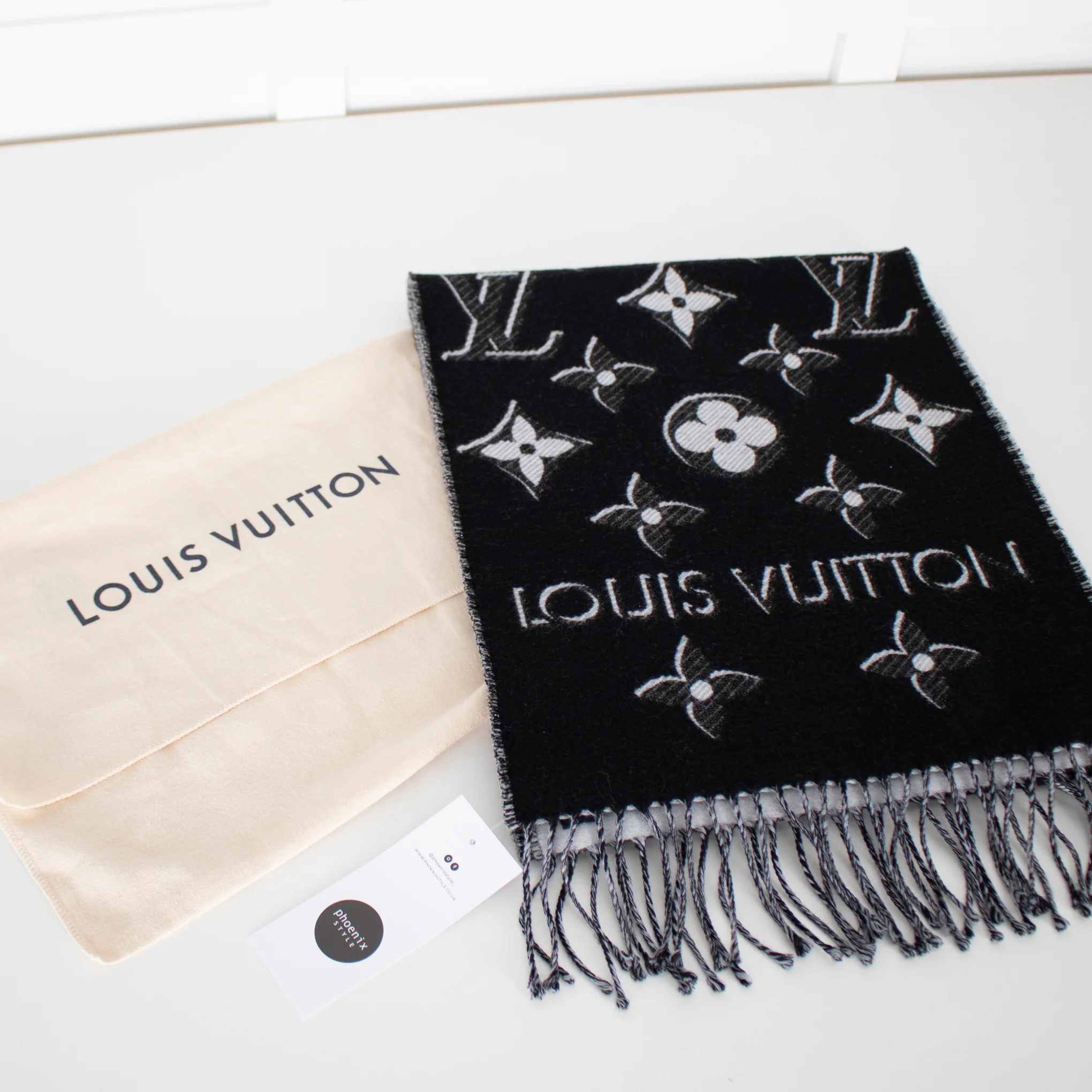 Louis Vuitton Black Essential Shine Scarf - Image 5