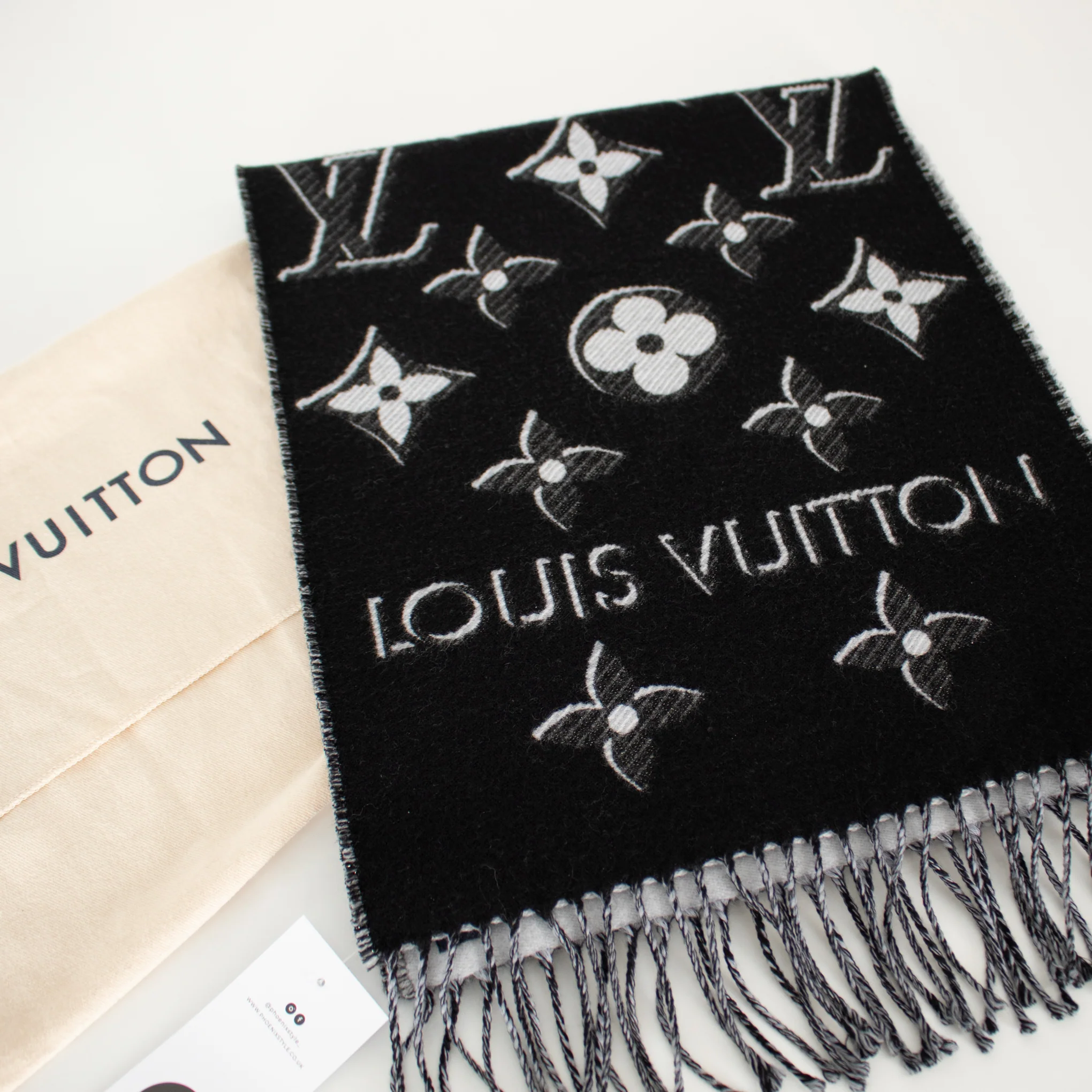 Louis Vuitton Black Essential Shine Scarf - Image 6